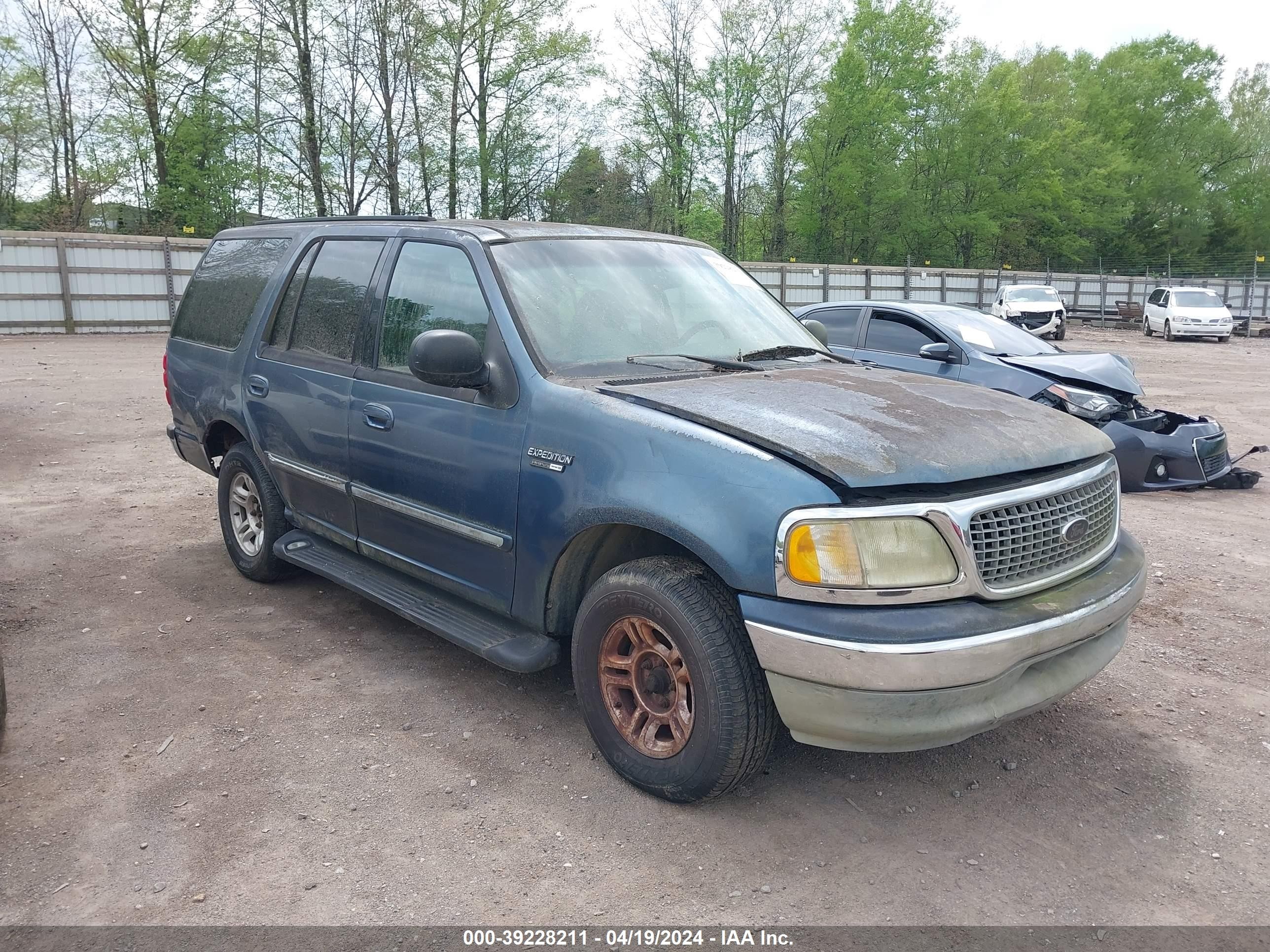 FORD EXPEDITION 2002 1fmru15w42la28119