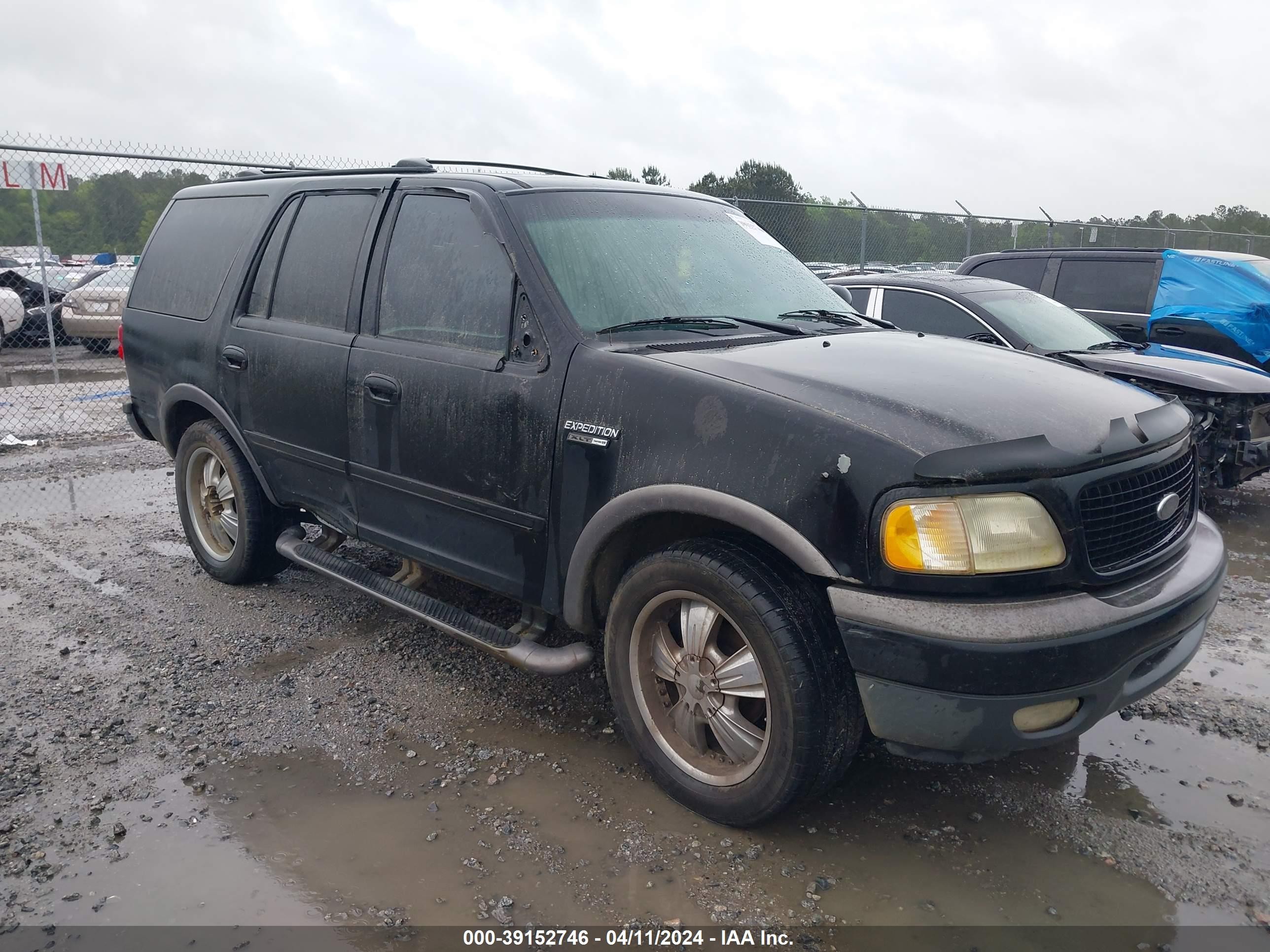 FORD EXPEDITION 2002 1fmru15w52la06548