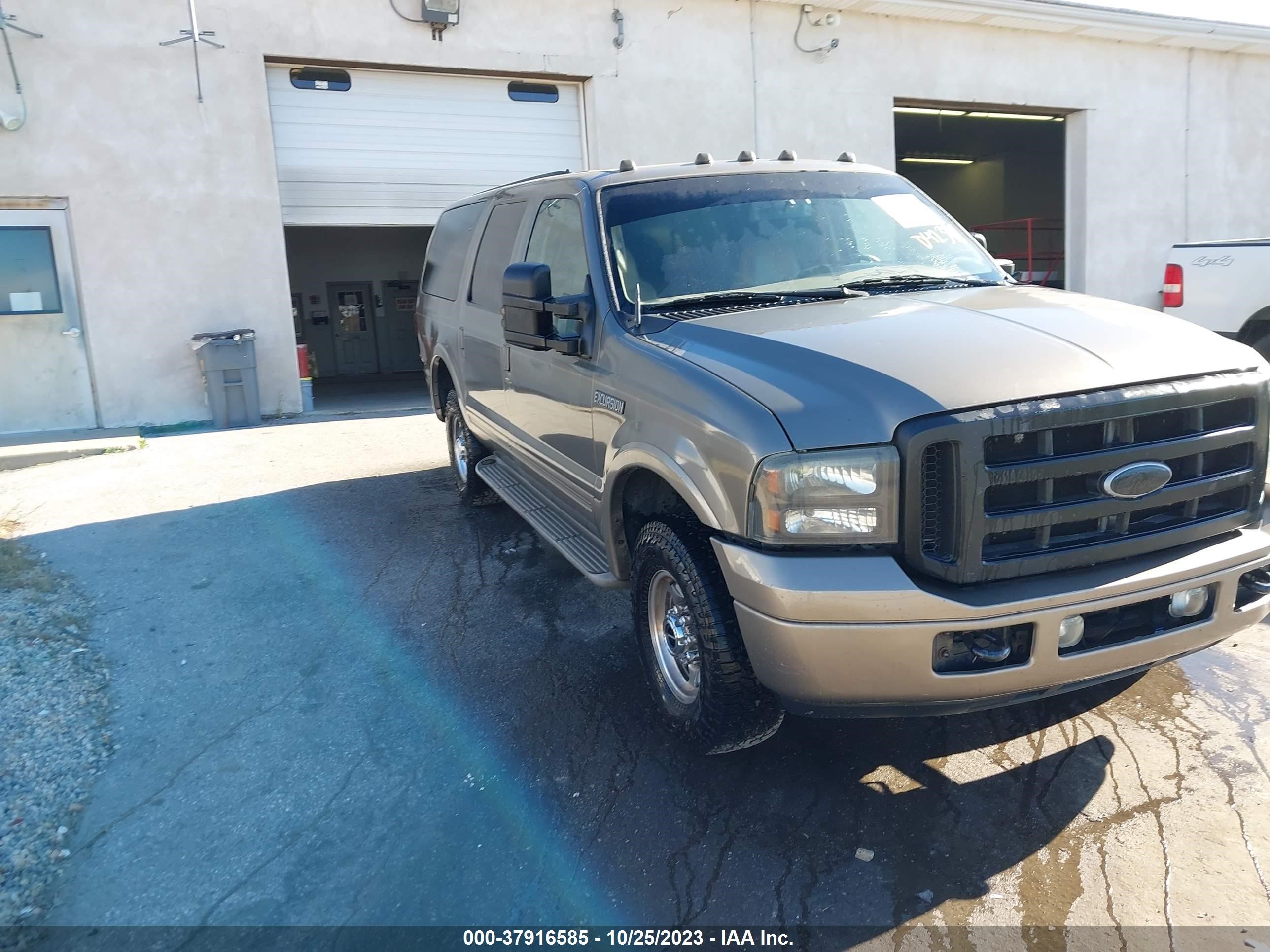 FORD EXCURSION 2005 1fmsu45p55ed42379