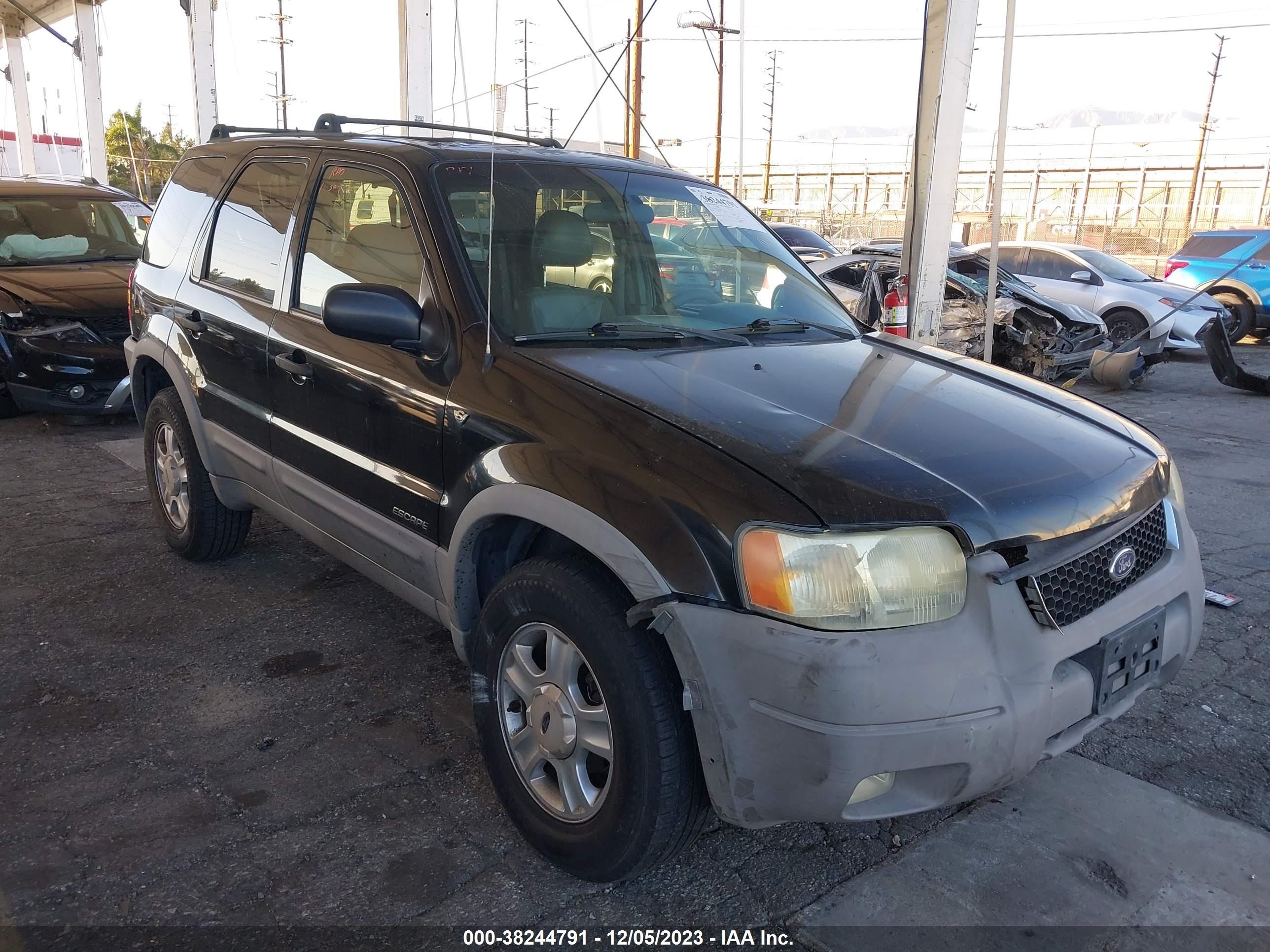 FORD ESCAPE 2002 1fmyu03112kb37625