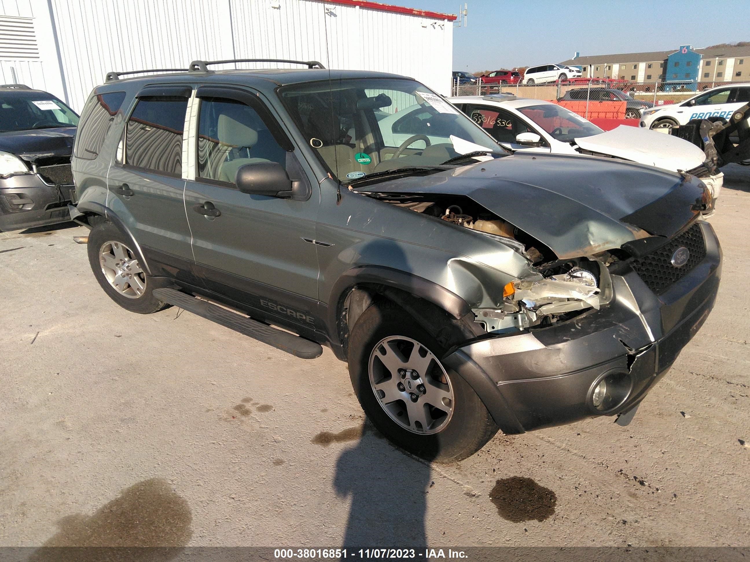 FORD ESCAPE 2005 1fmyu03135kb68296