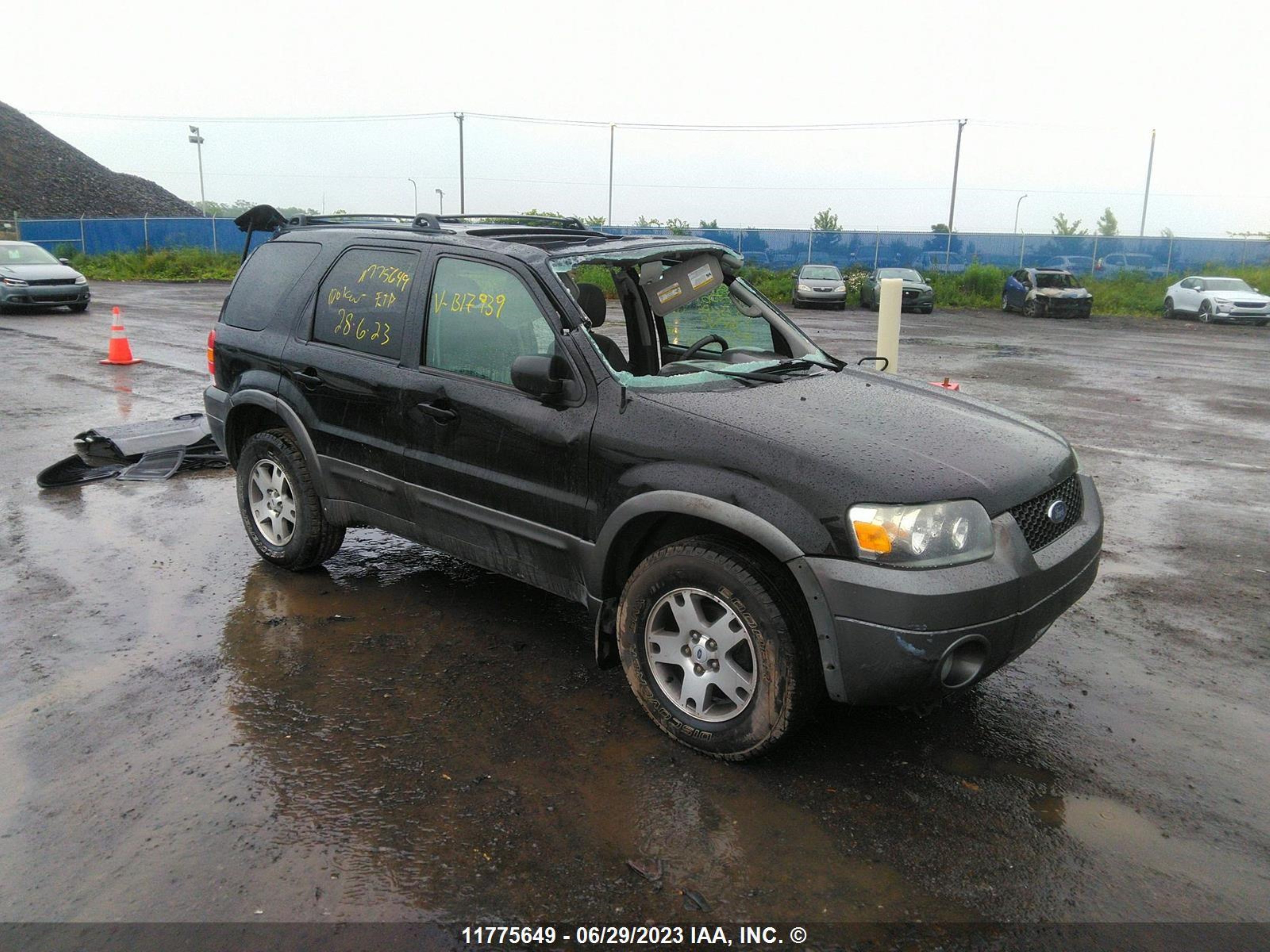 FORD ESCAPE 2005 1fmyu03165kb17939