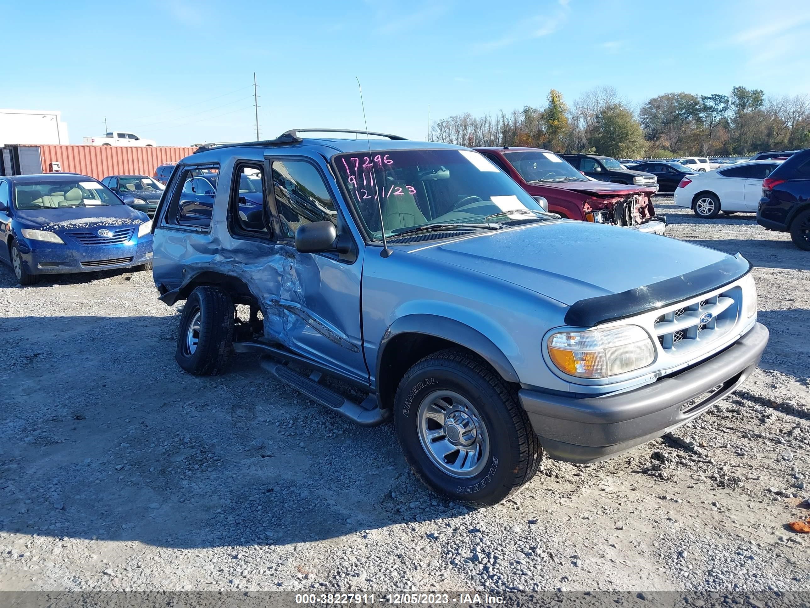 FORD EXPLORER 1998 1fmyu22e8wub79140