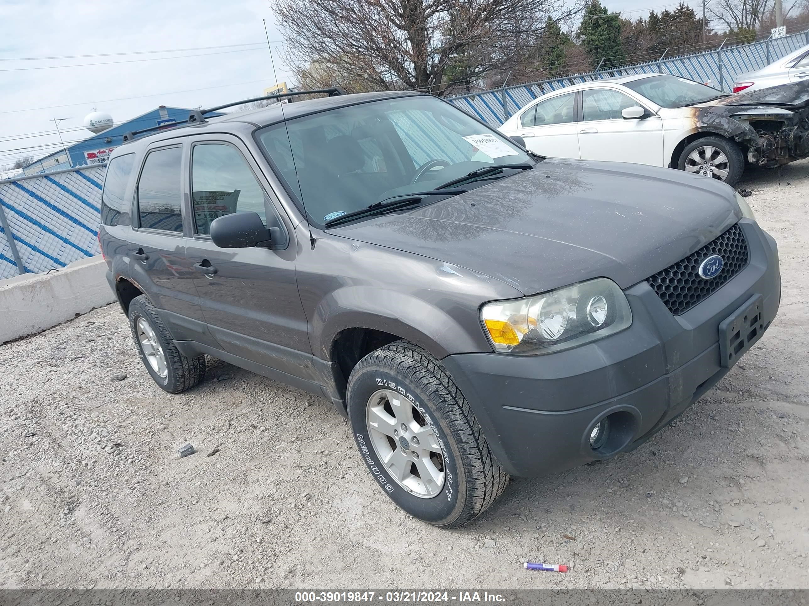 FORD ESCAPE 2005 1fmyu93185kb23469