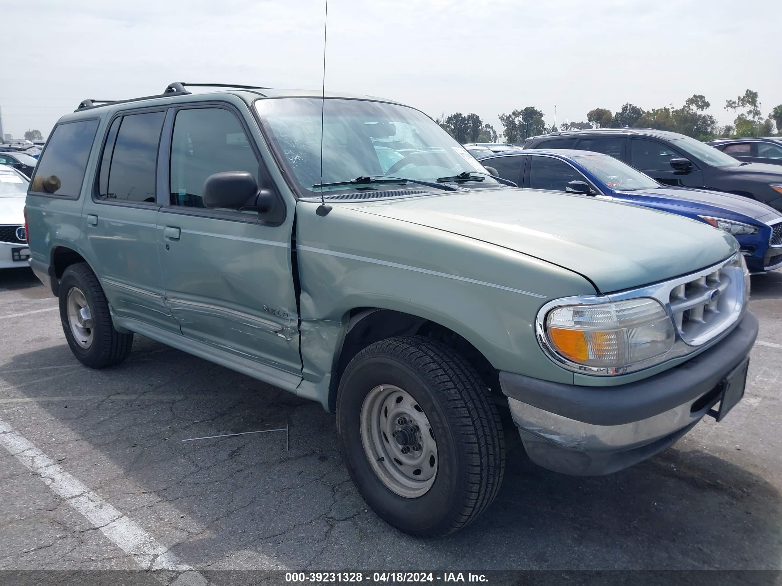 FORD EXPLORER 1998 1fmzu32e6wzb52208