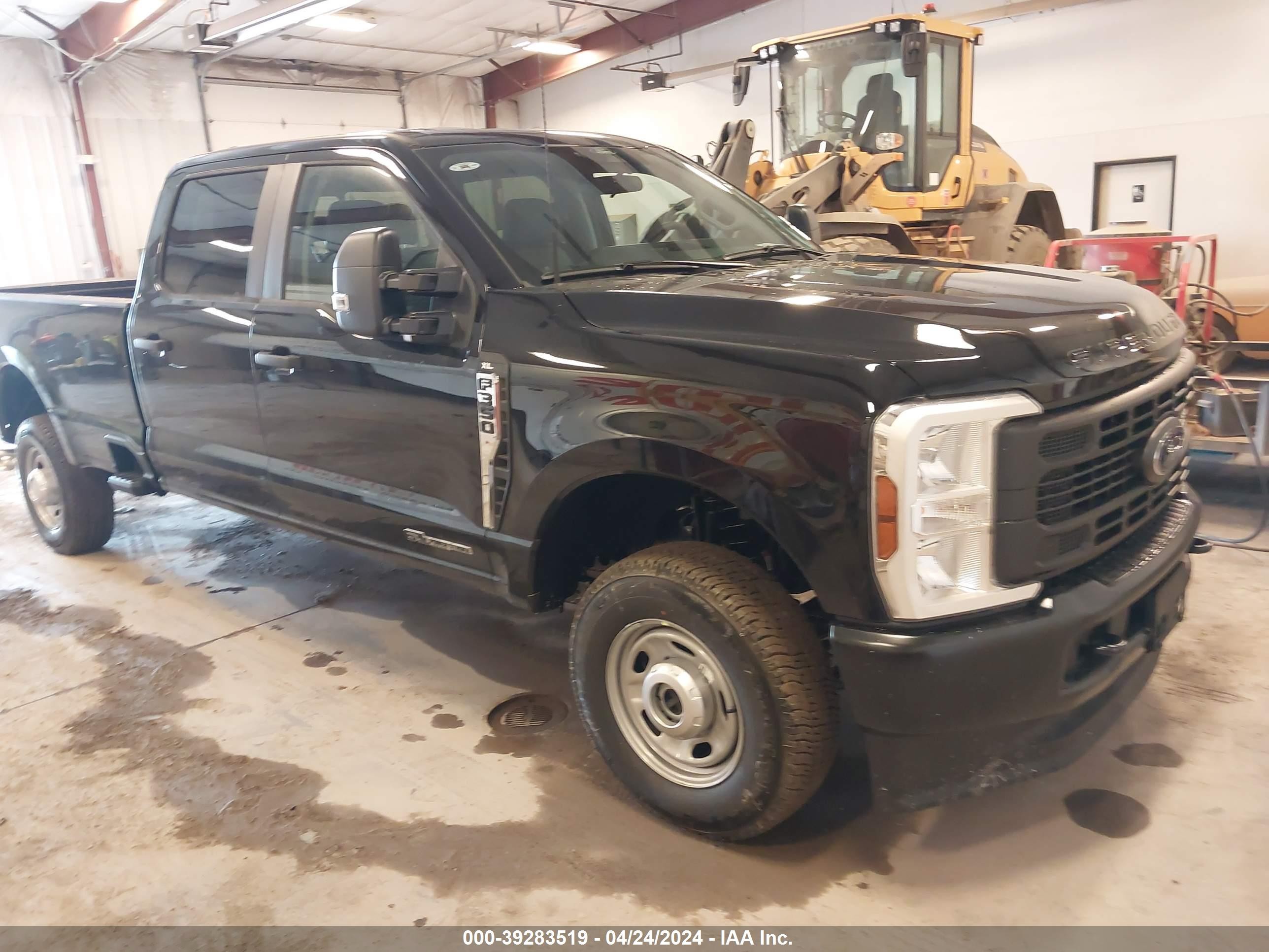 FORD F350 2024 1ft8w3bt0red65465