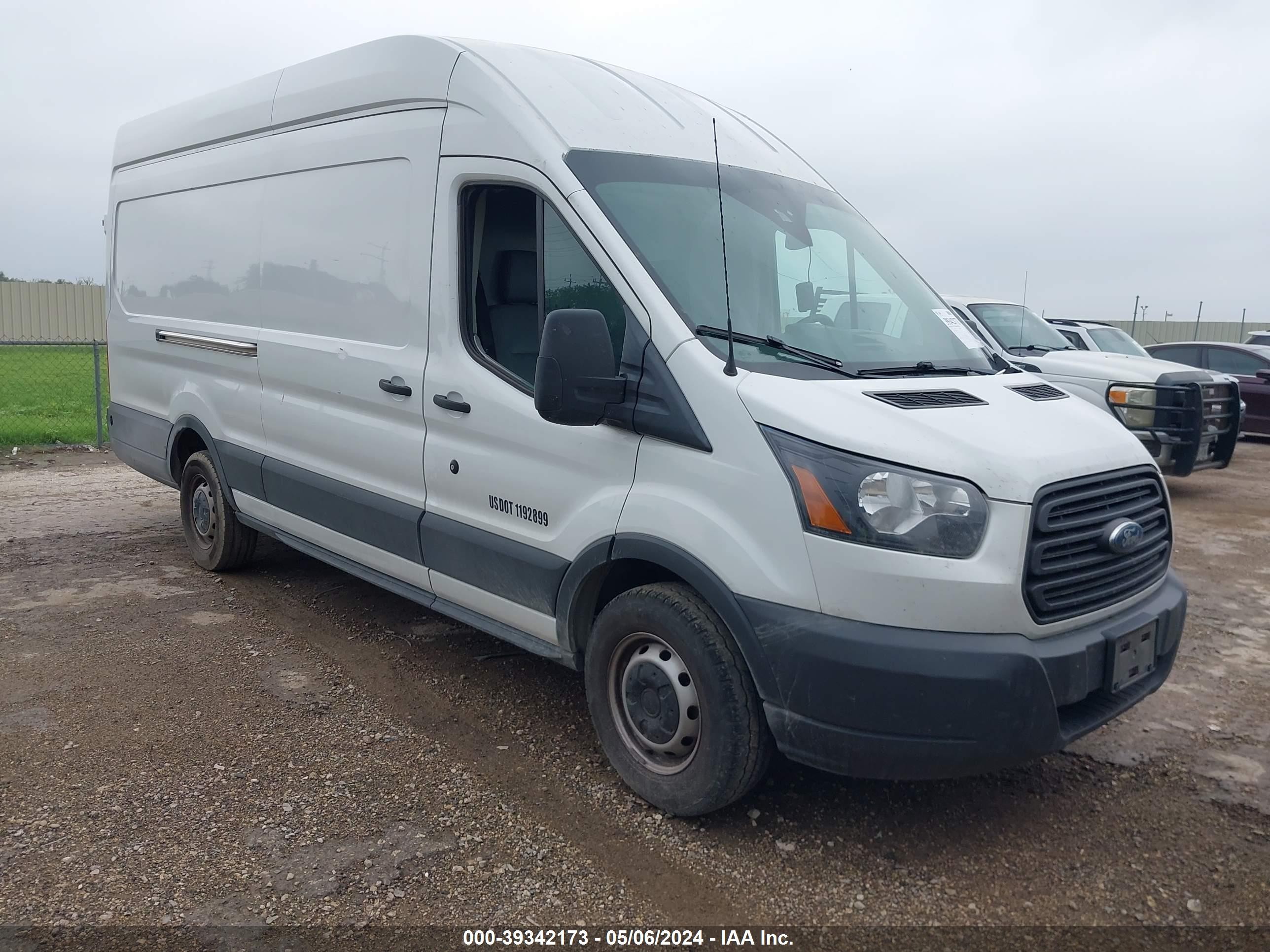 FORD TRANSIT 2018 1ftbw3xg5jkb50414