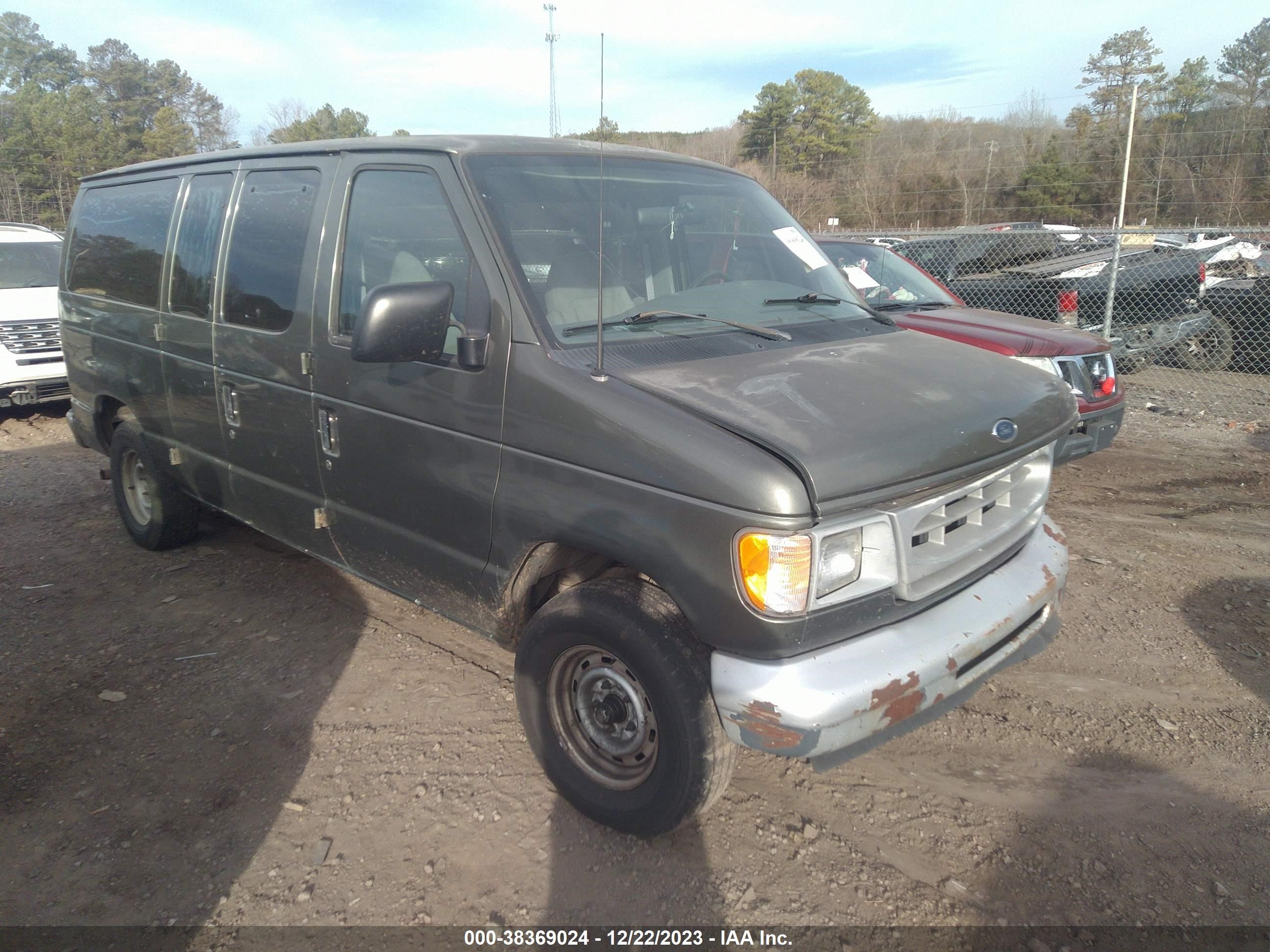 FORD ECONOLINE 2002 1ftre14w72hb43965