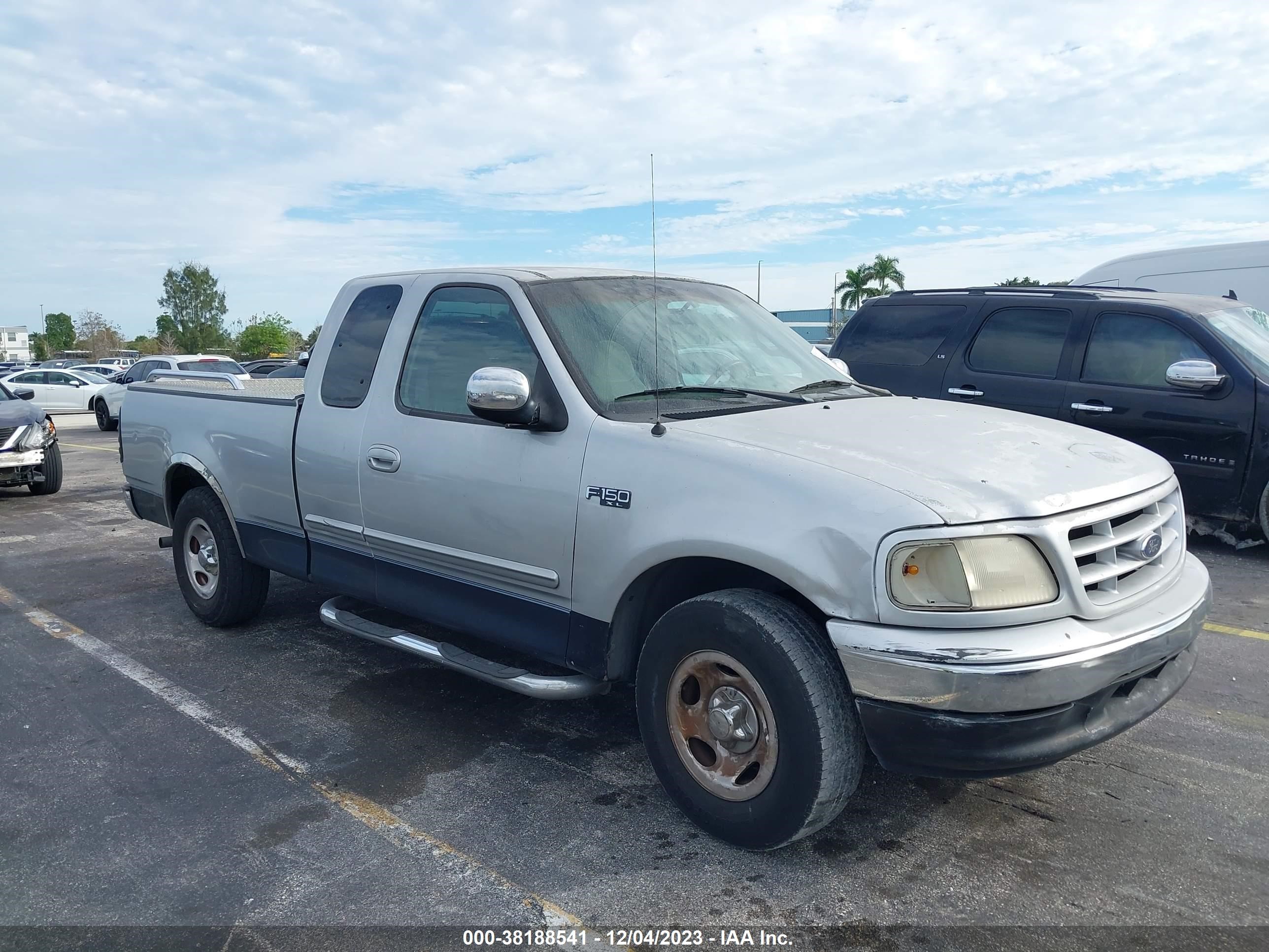 FORD F-150 2000 1ftrx17w3yna72649