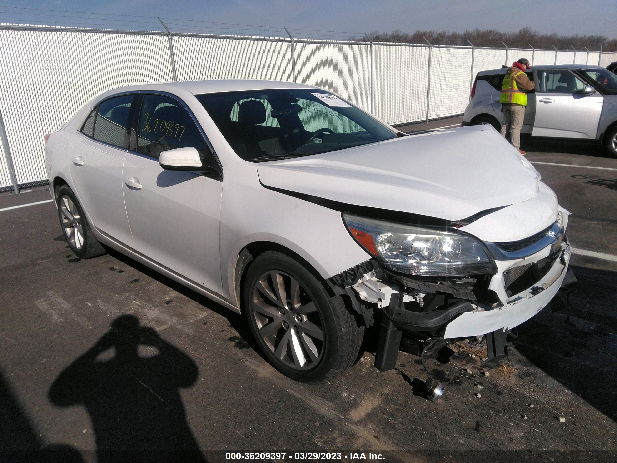 CHEVROLET MALIBU 2015 1g11d5sl6ff229682