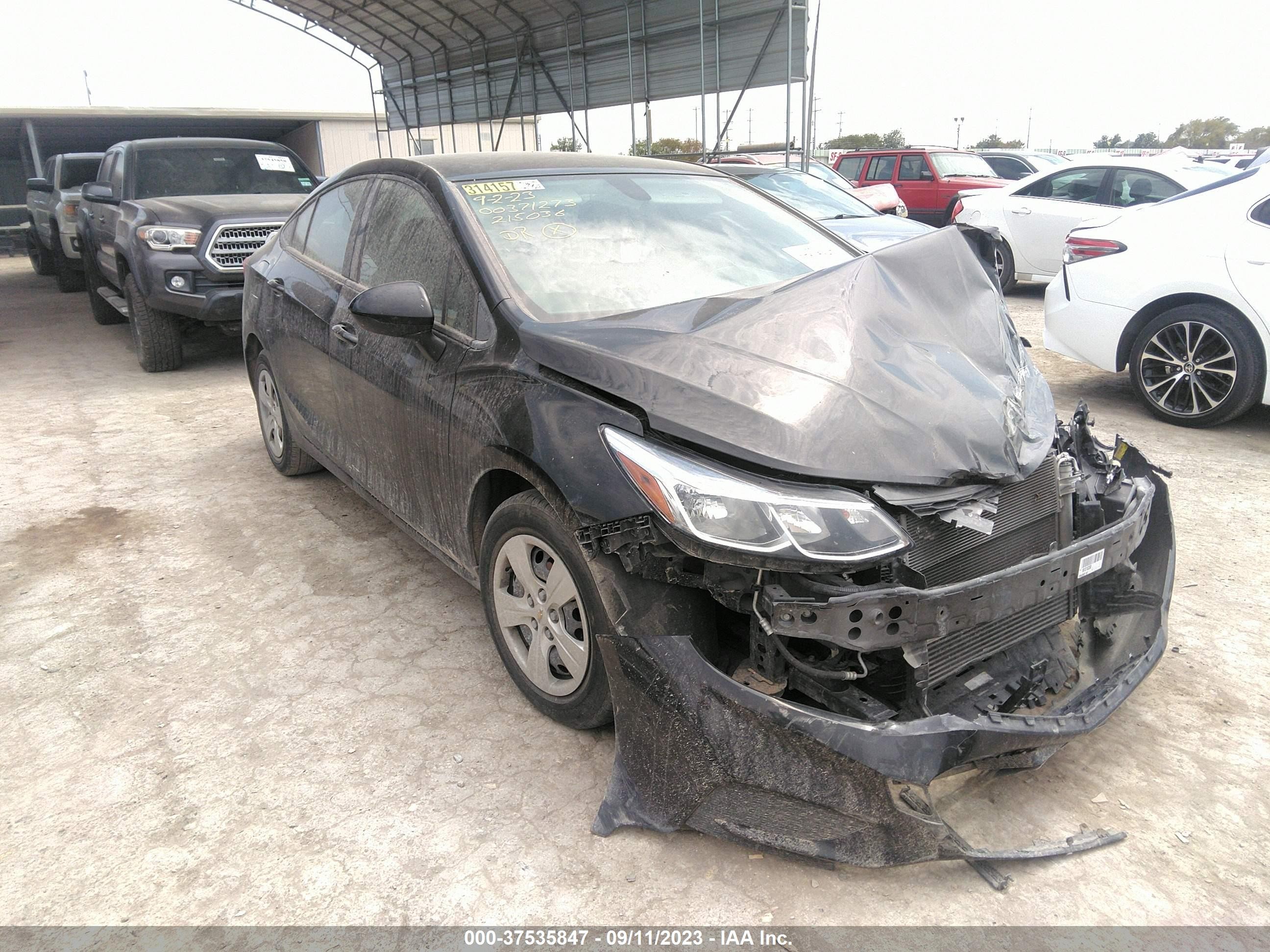 CHEVROLET CRUZE 2018 1g1bc5sm0j7215036