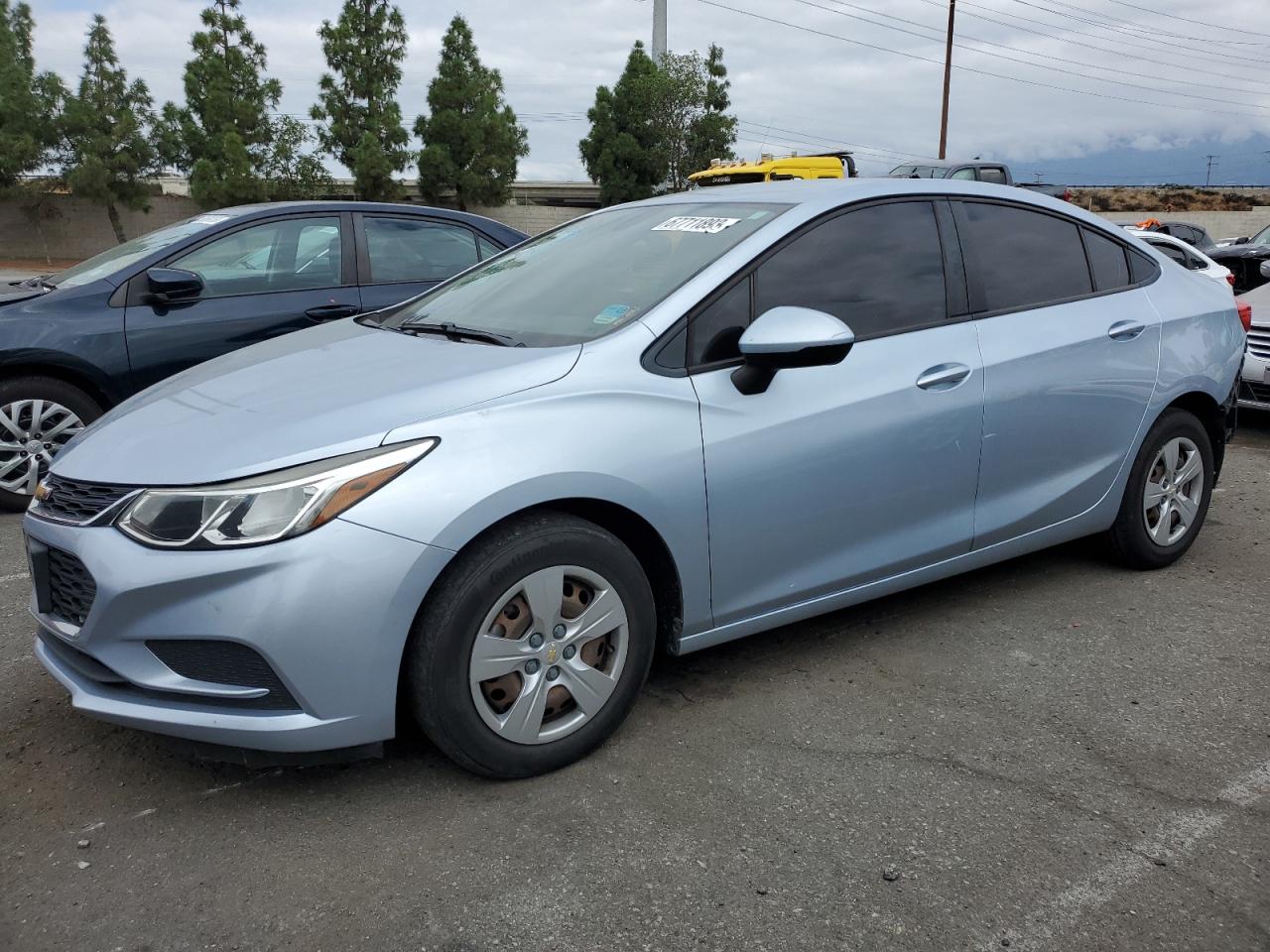 CHEVROLET CRUZE 2018 1g1bc5sm0j7227106