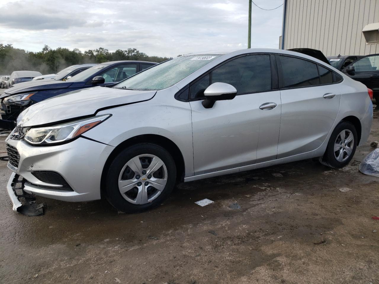 CHEVROLET CRUZE 2018 1g1bc5sm1j7161102