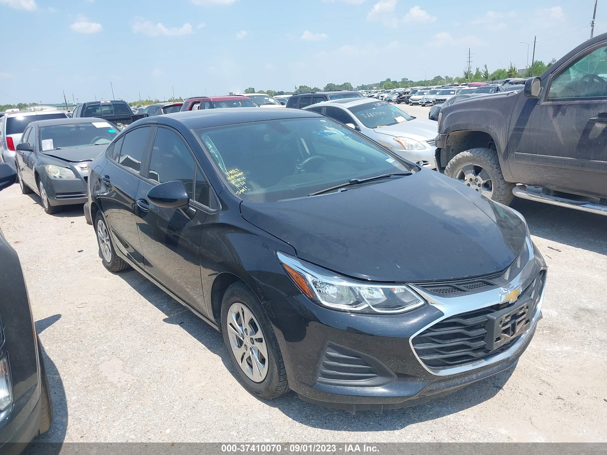 CHEVROLET CRUZE 2019 1g1bc5sm1k7126951