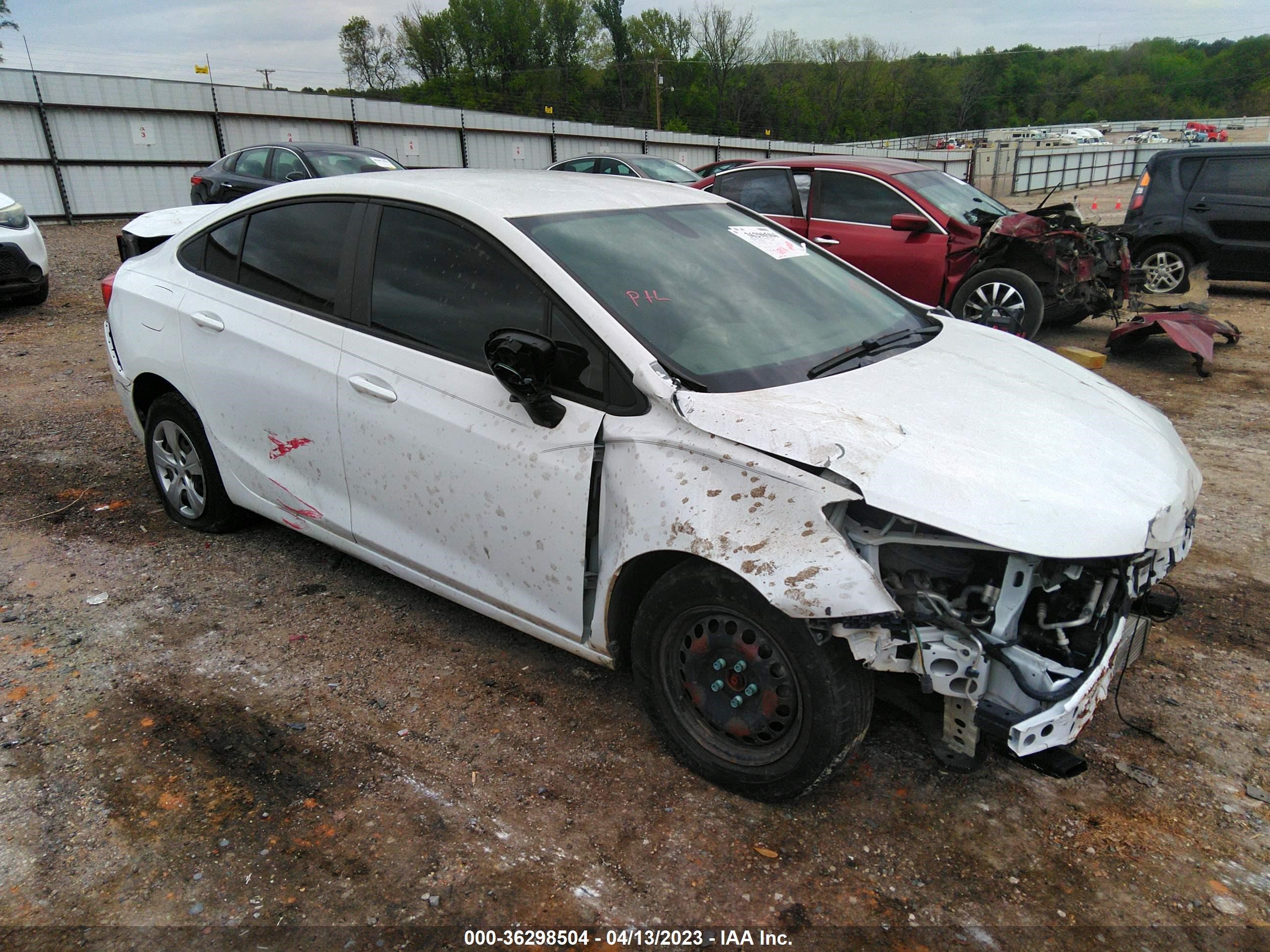 CHEVROLET CRUZE 2018 1g1bc5sm2j7139528