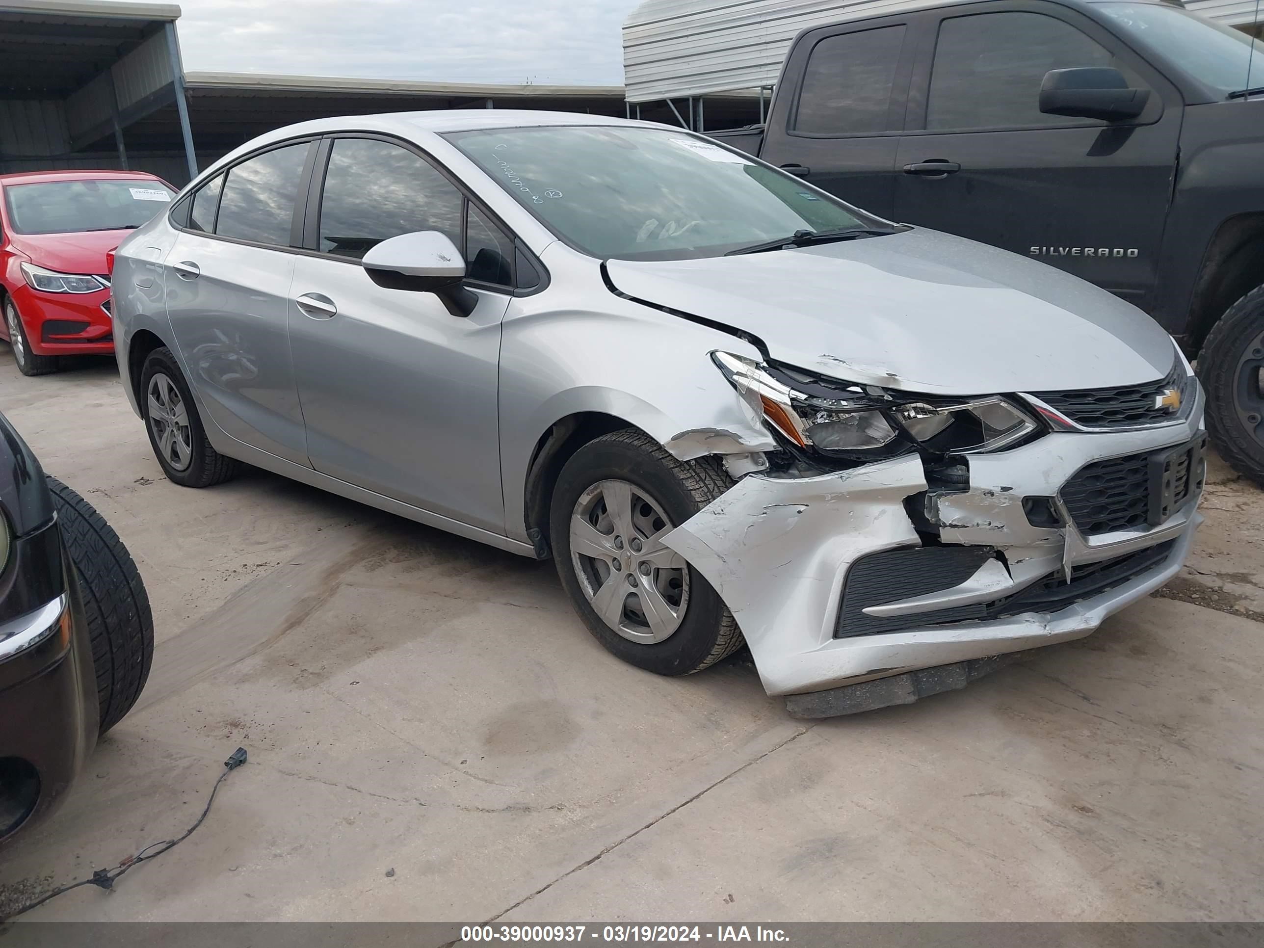 CHEVROLET CRUZE 2018 1g1bc5sm3j7104142