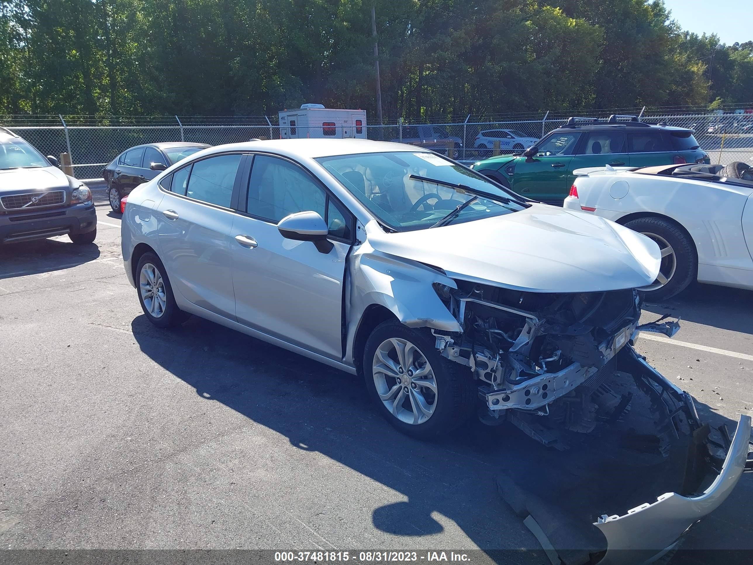 CHEVROLET CRUZE 2019 1g1bc5sm3k7147929