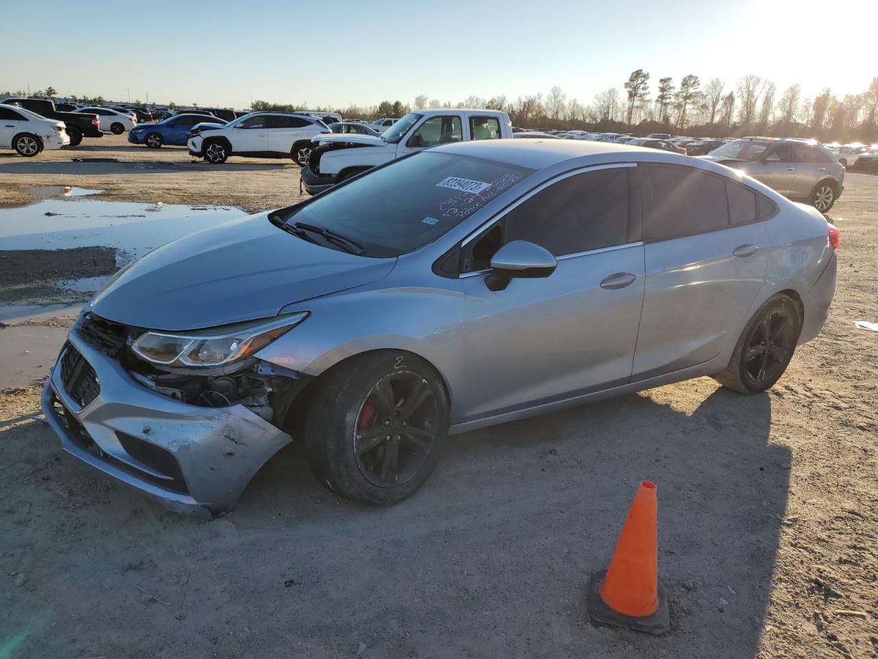 CHEVROLET CRUZE 2018 1g1bc5sm4j7219381