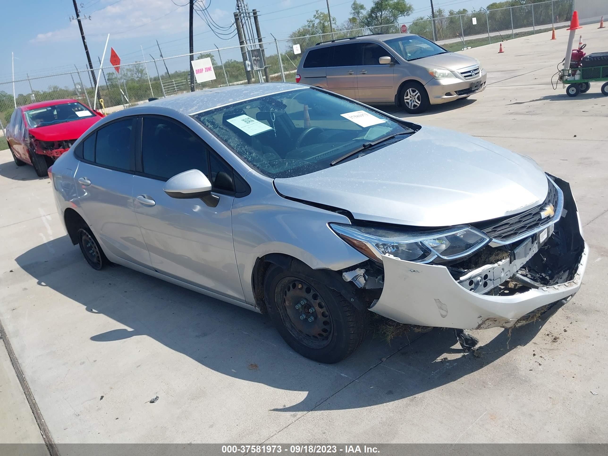 CHEVROLET CRUZE 2018 1g1bc5sm7j7211243