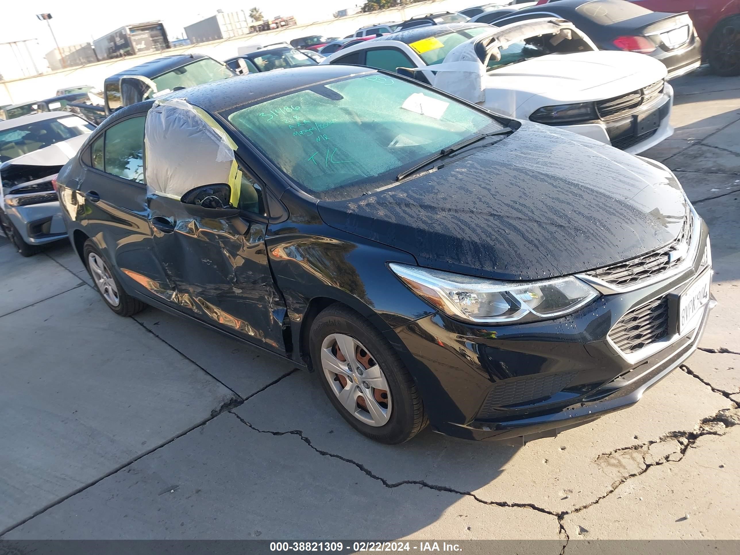 CHEVROLET CRUZE 2018 1g1bc5sm8j7163476