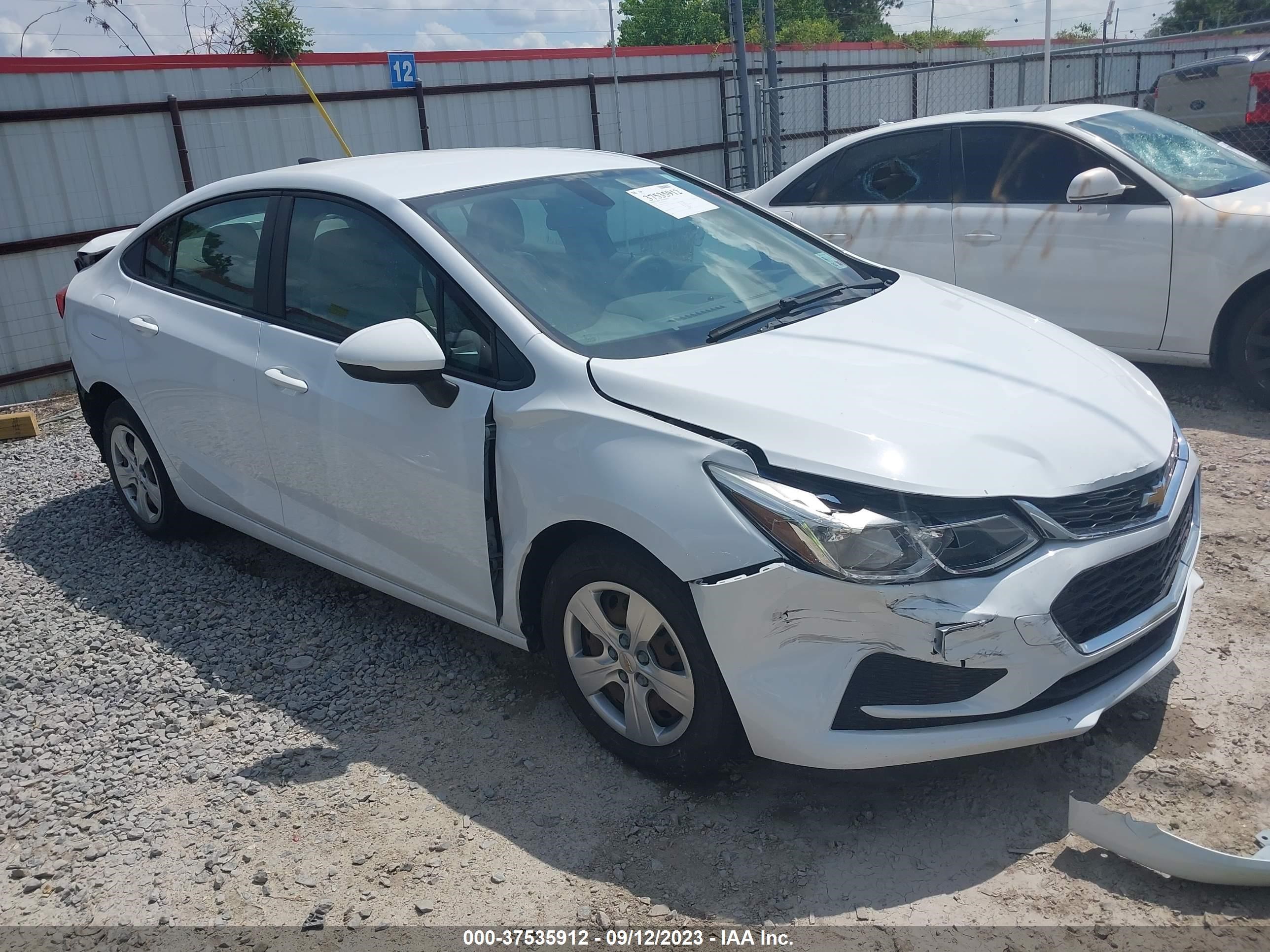 CHEVROLET CRUZE 2018 1g1bc5sm9j7105781