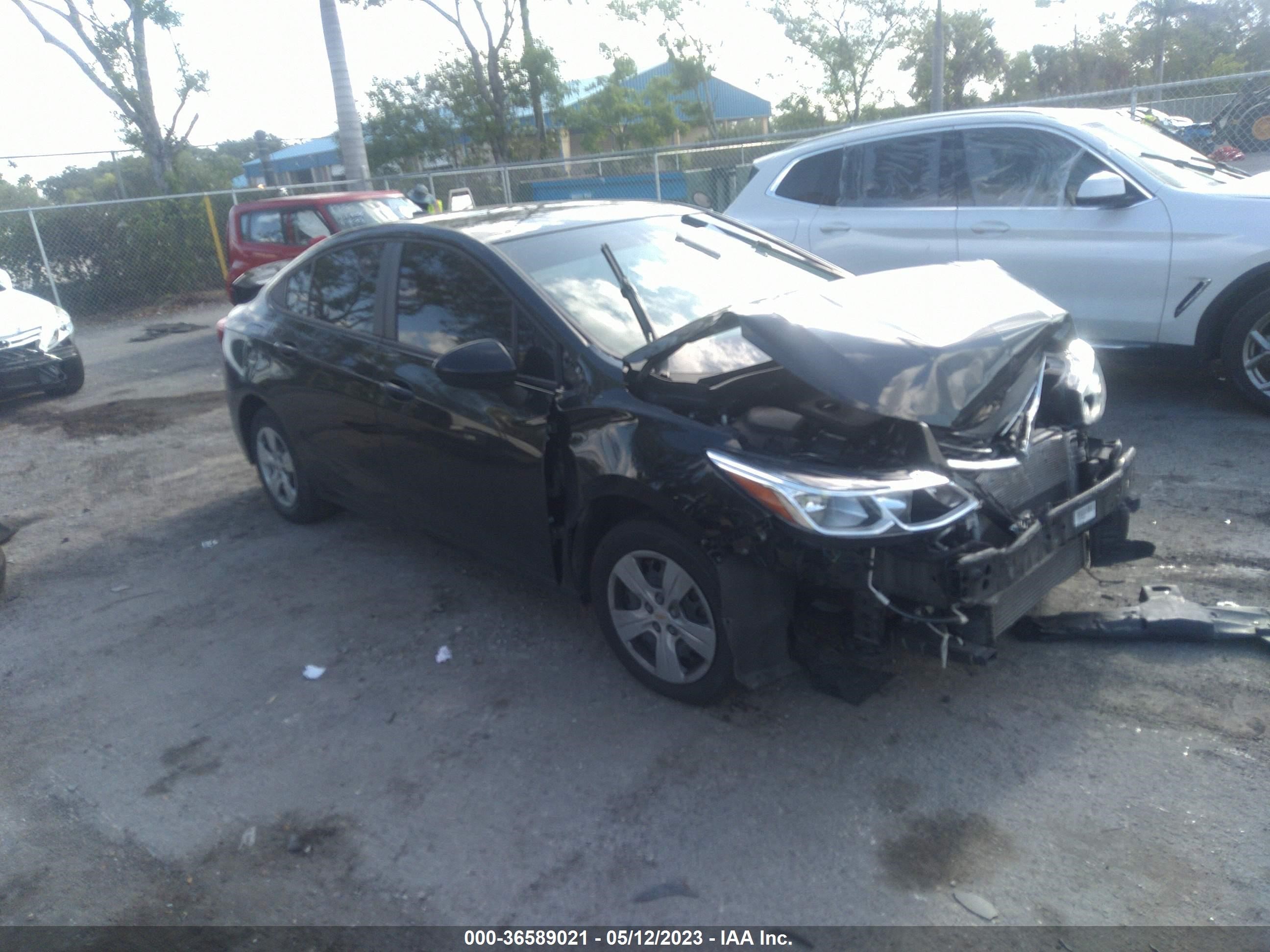 CHEVROLET CRUZE 2018 1g1bc5sm9j7184899