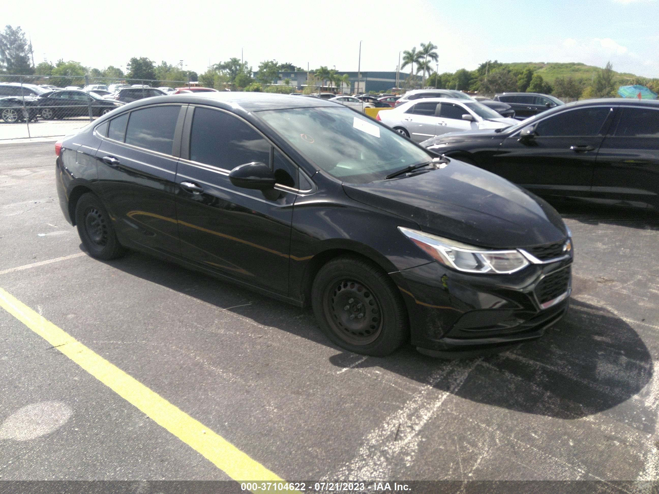 CHEVROLET CRUZE 2018 1g1bc5sm9j7201636