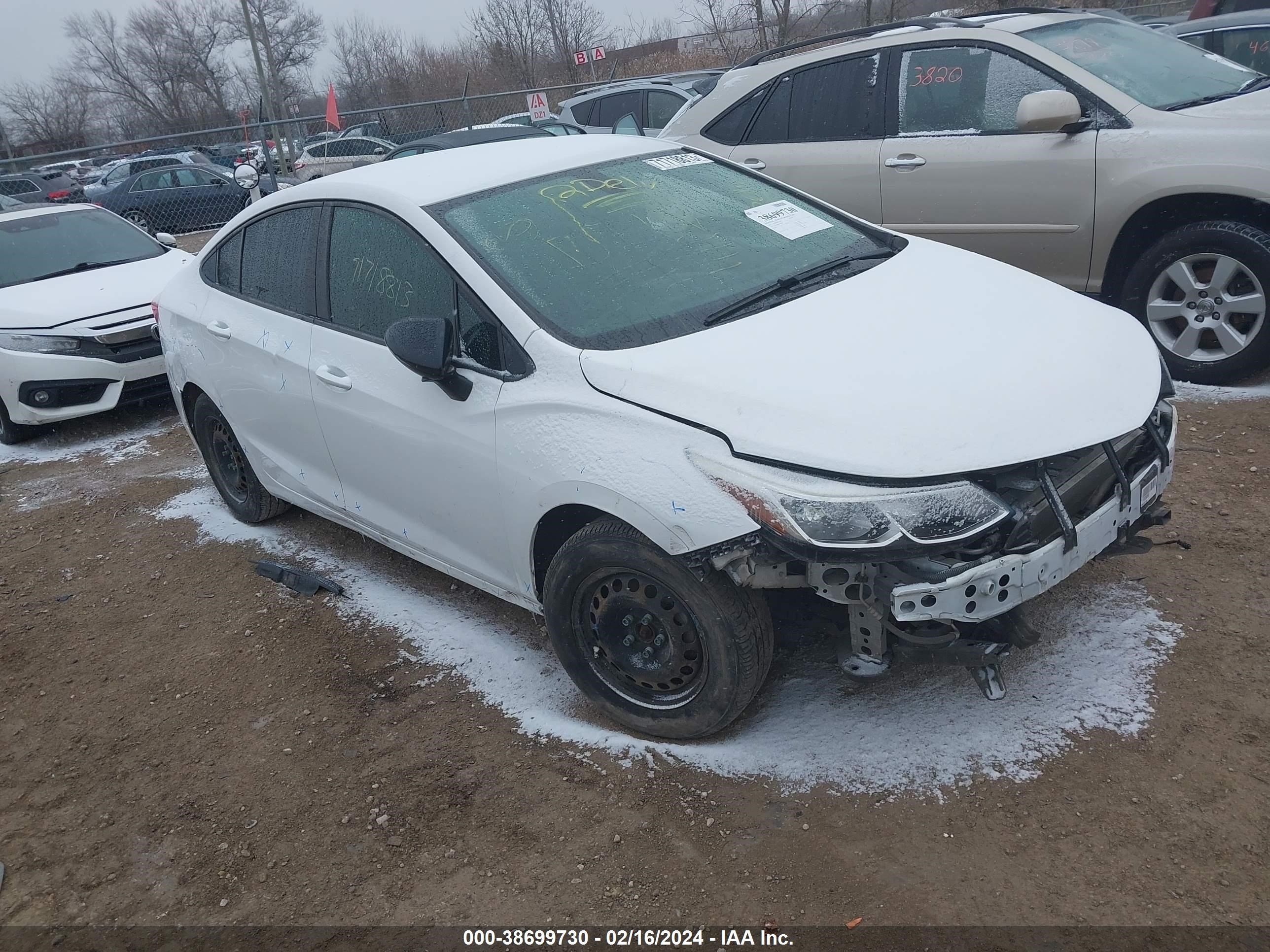 CHEVROLET CRUZE 2018 1g1bc5sm9j7202589