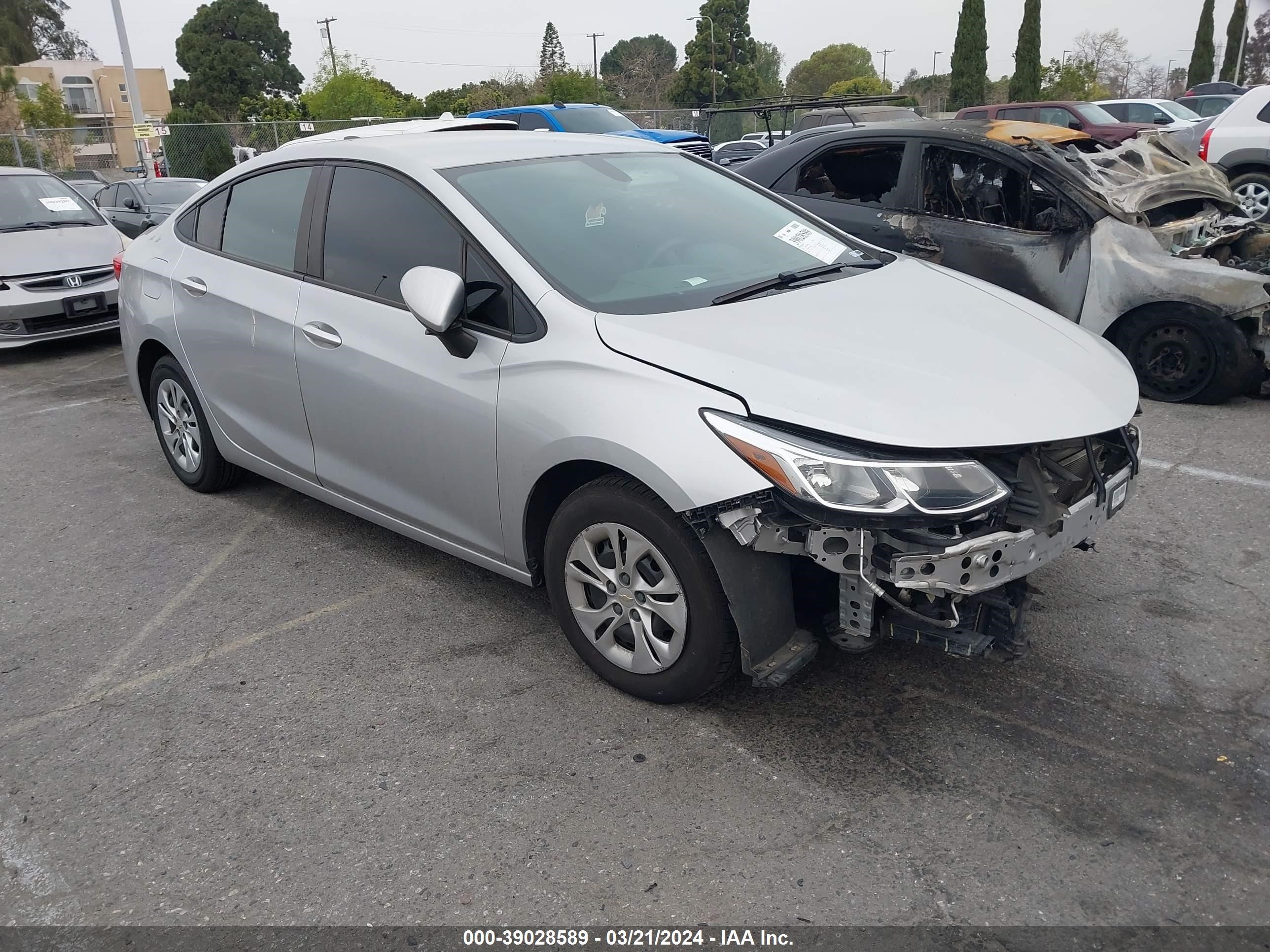 CHEVROLET CRUZE 2019 1g1bc5smxk7130481