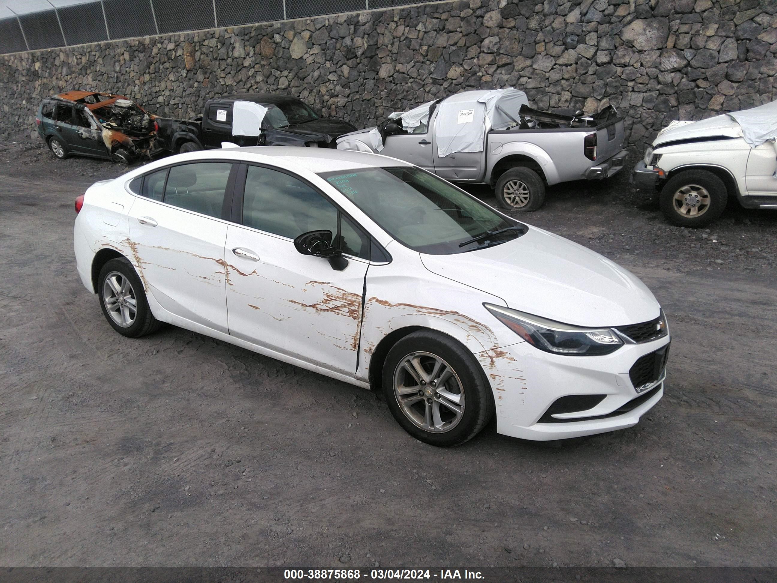 CHEVROLET CRUZE 2018 1g1be5sm0j7129865