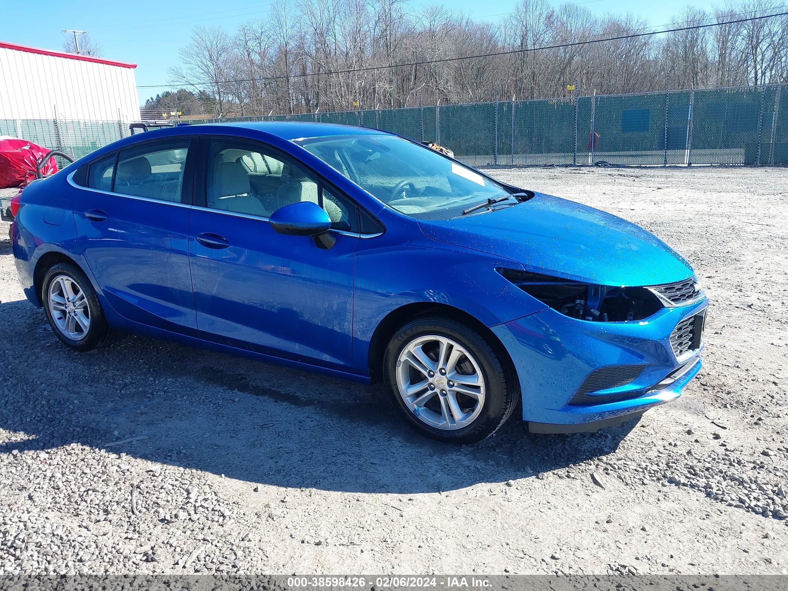 CHEVROLET CRUZE 2018 1g1be5sm0j7241730