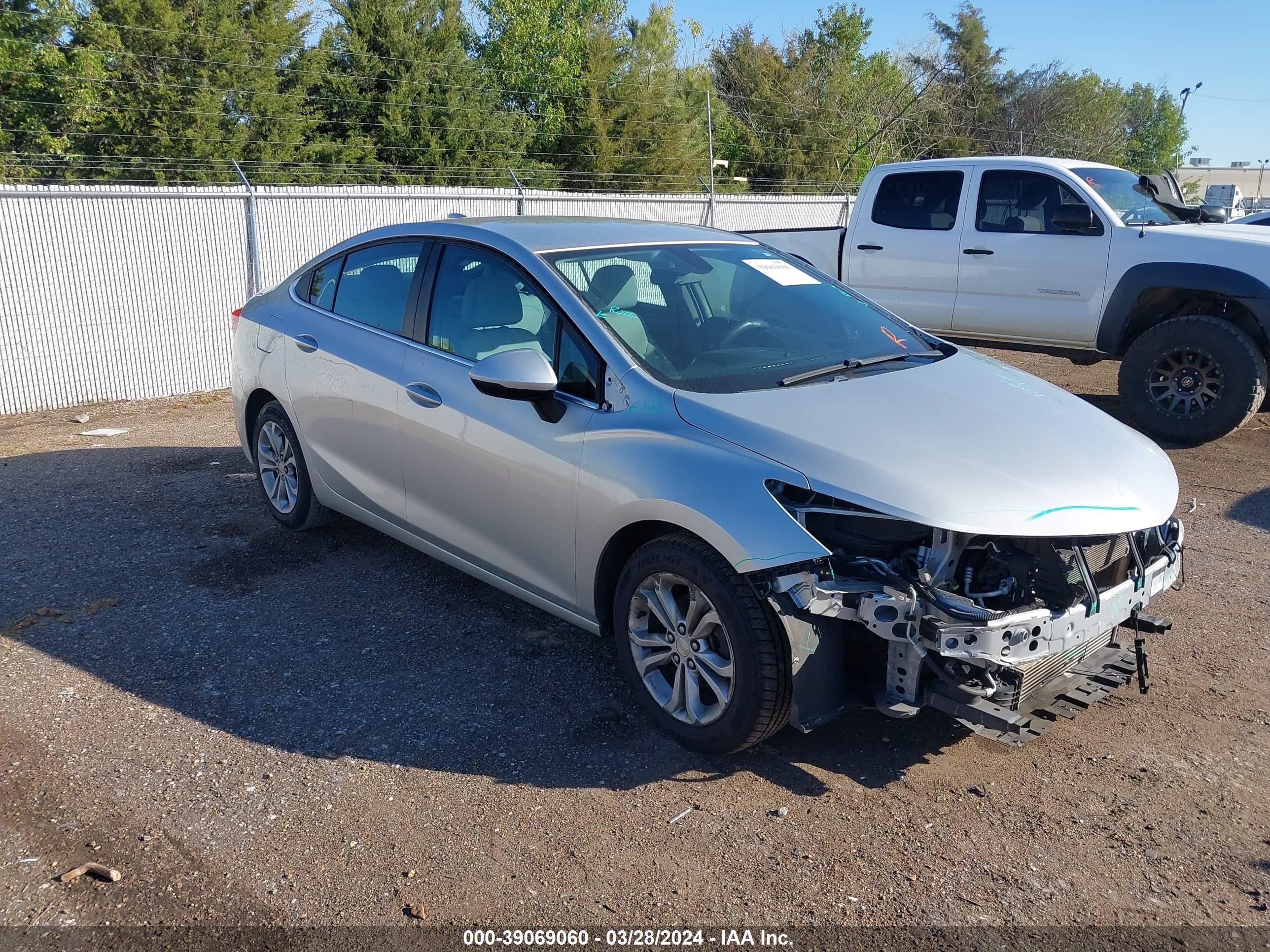 CHEVROLET CRUZE 2019 1g1be5sm0k7133674