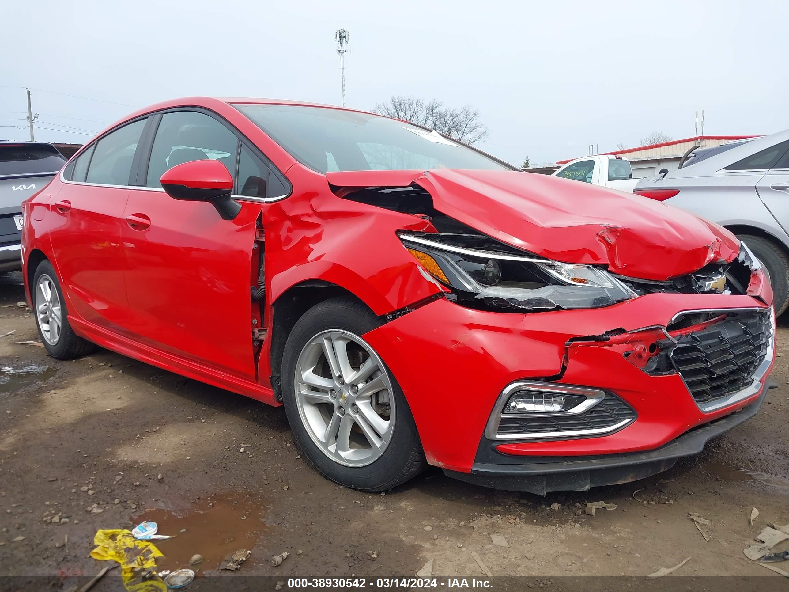 CHEVROLET CRUZE 2018 1g1be5sm1j7106174