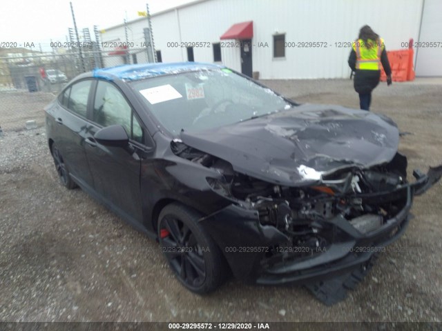 CHEVROLET CRUZE 2018 1g1be5sm1j7113285