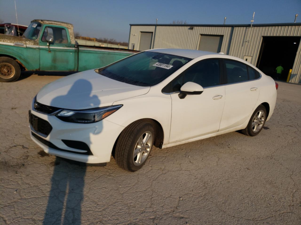 CHEVROLET CRUZE 2018 1g1be5sm1j7122195