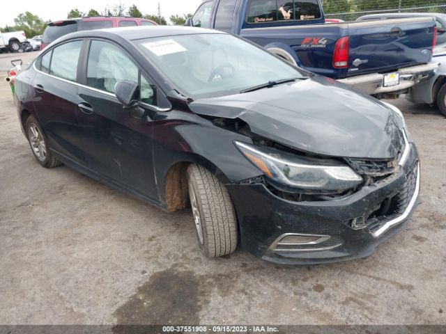 CHEVROLET CRUZE 2018 1g1be5sm1j7127400