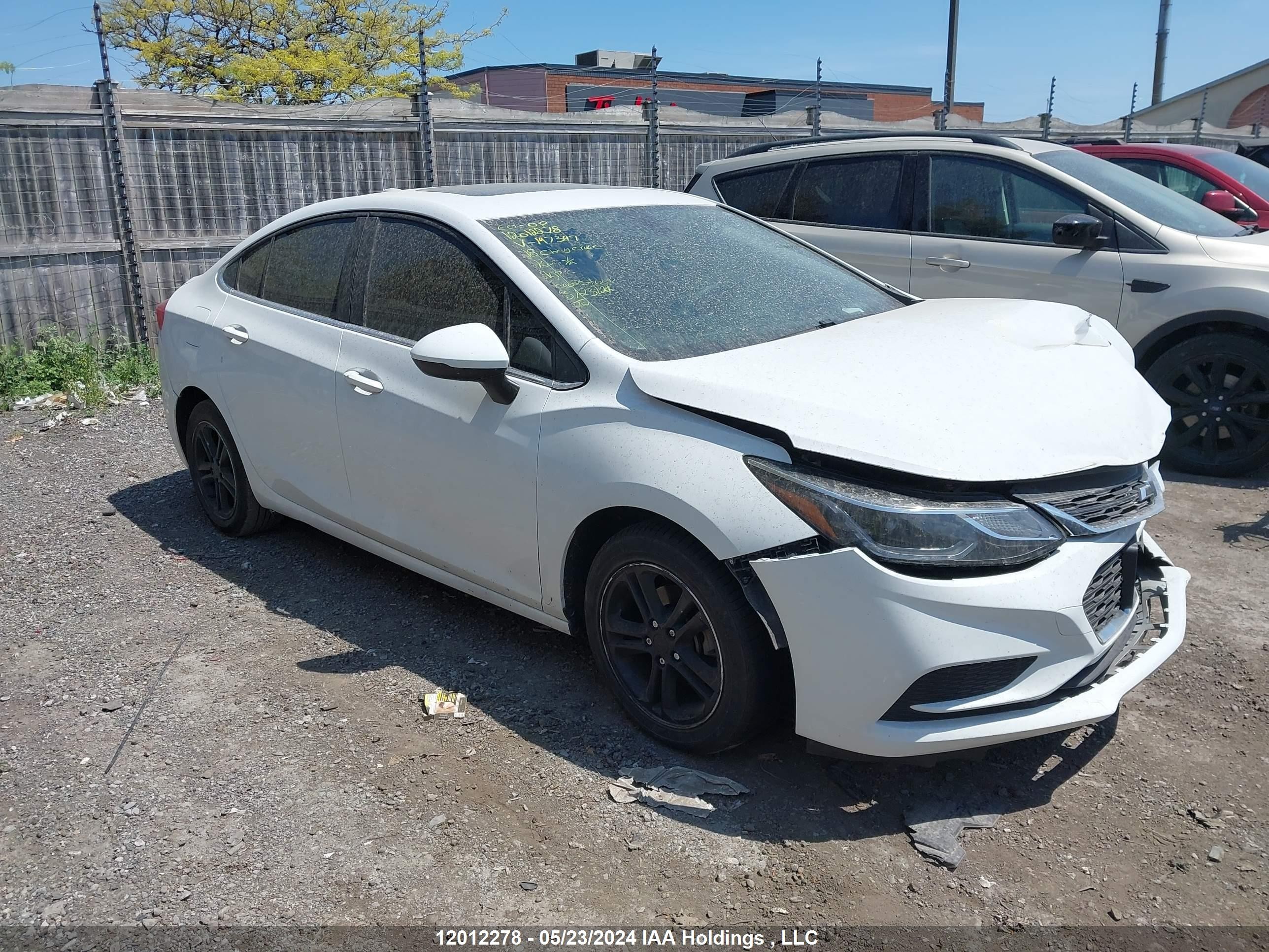 CHEVROLET CRUZE 2018 1g1be5sm1j7197379