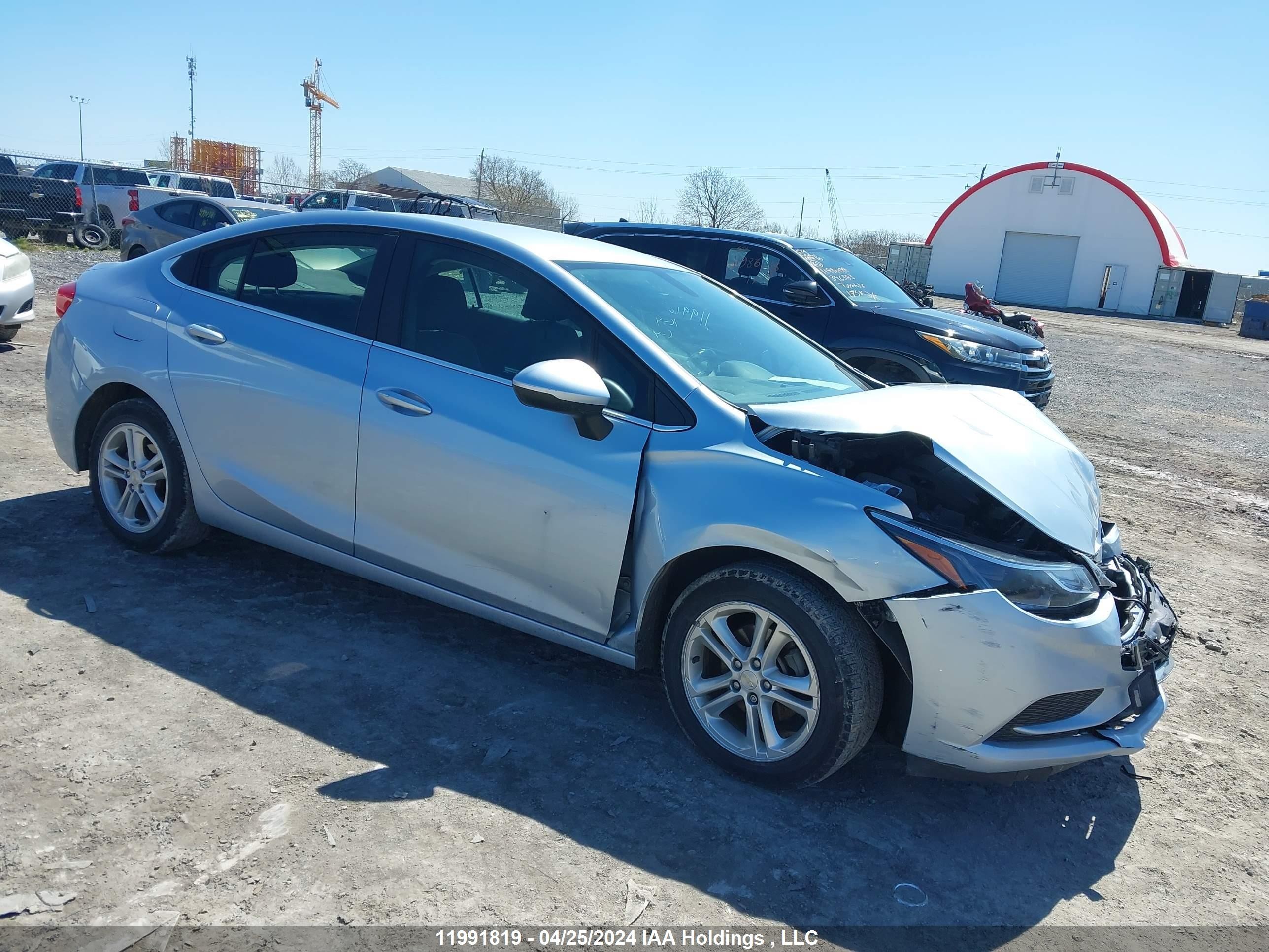 CHEVROLET CRUZE 2018 1g1be5sm1j7203388