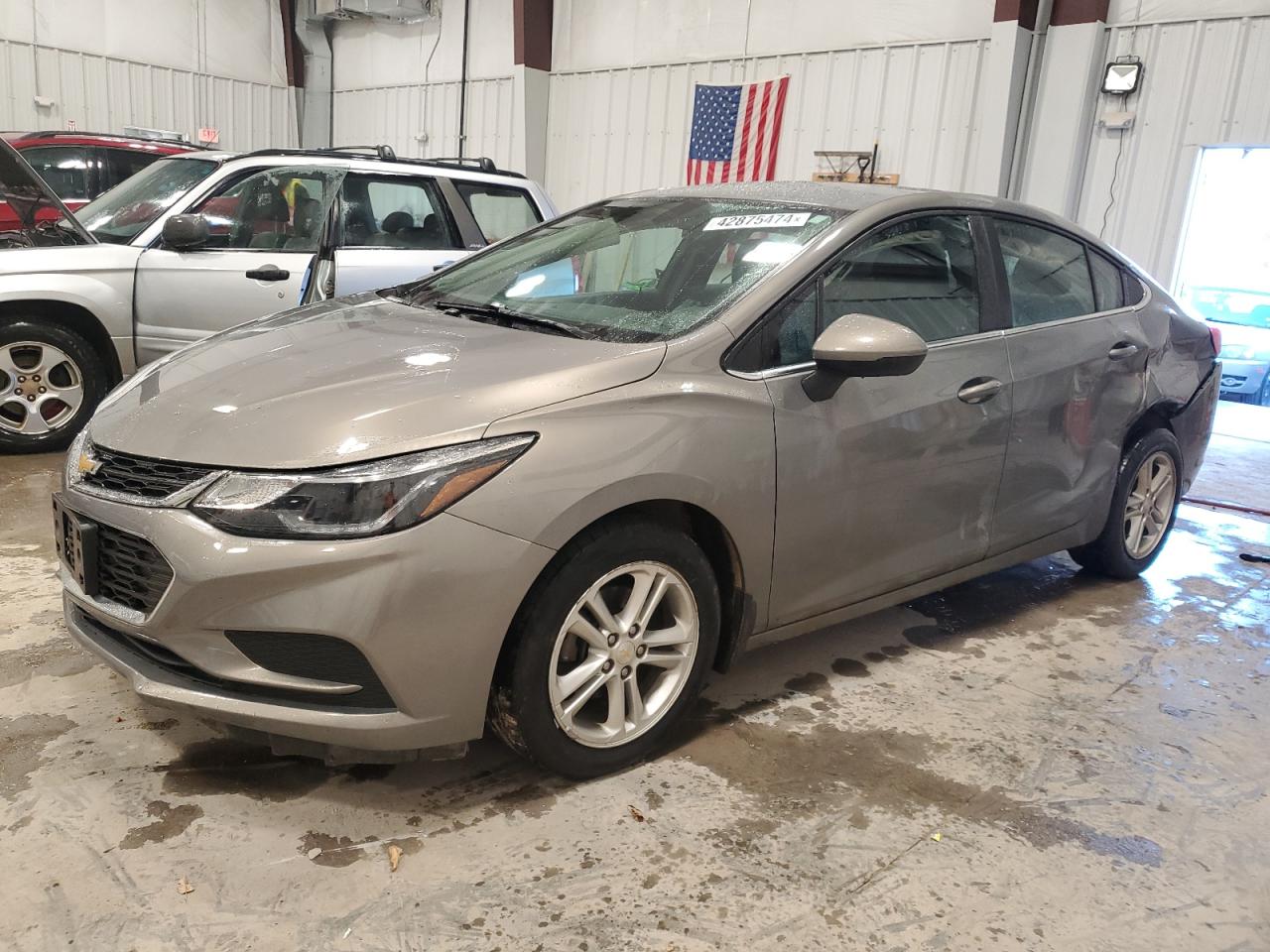 CHEVROLET CRUZE 2018 1g1be5sm2j7105907