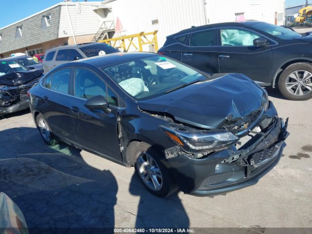 CHEVROLET CRUZE 2018 1g1be5sm2j7107317