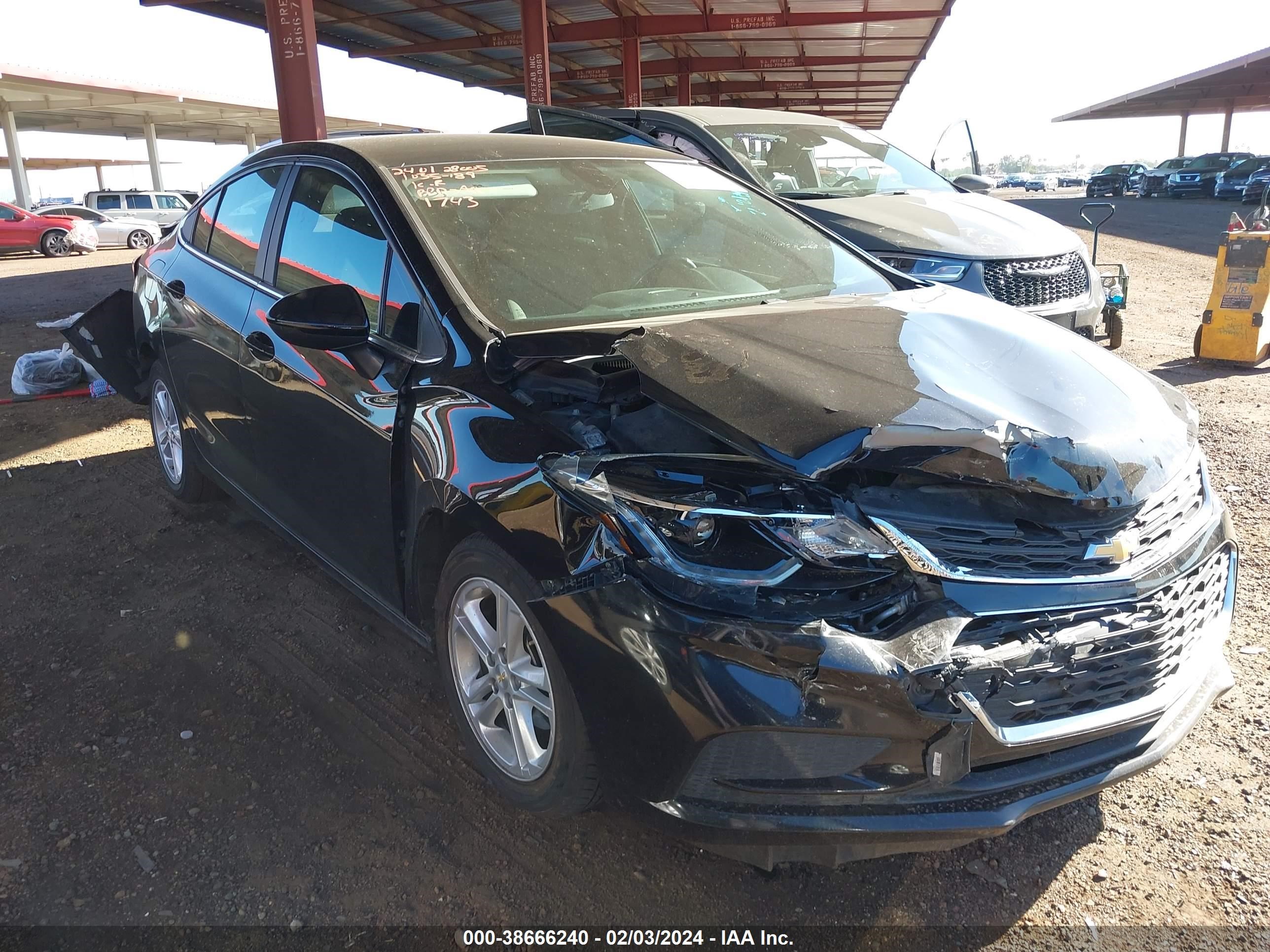 CHEVROLET CRUZE 2018 1g1be5sm2j7141743