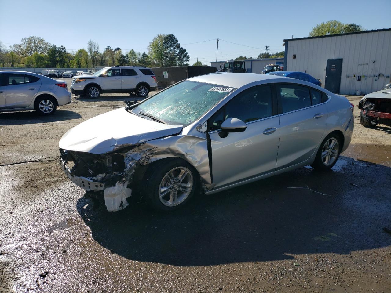 CHEVROLET CRUZE 2018 1g1be5sm2j7168831