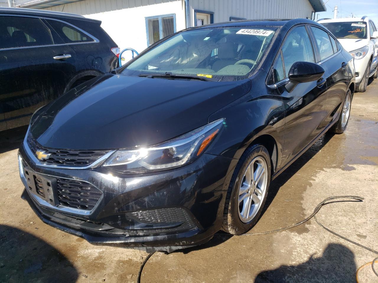 CHEVROLET CRUZE 2018 1g1be5sm3j7100022