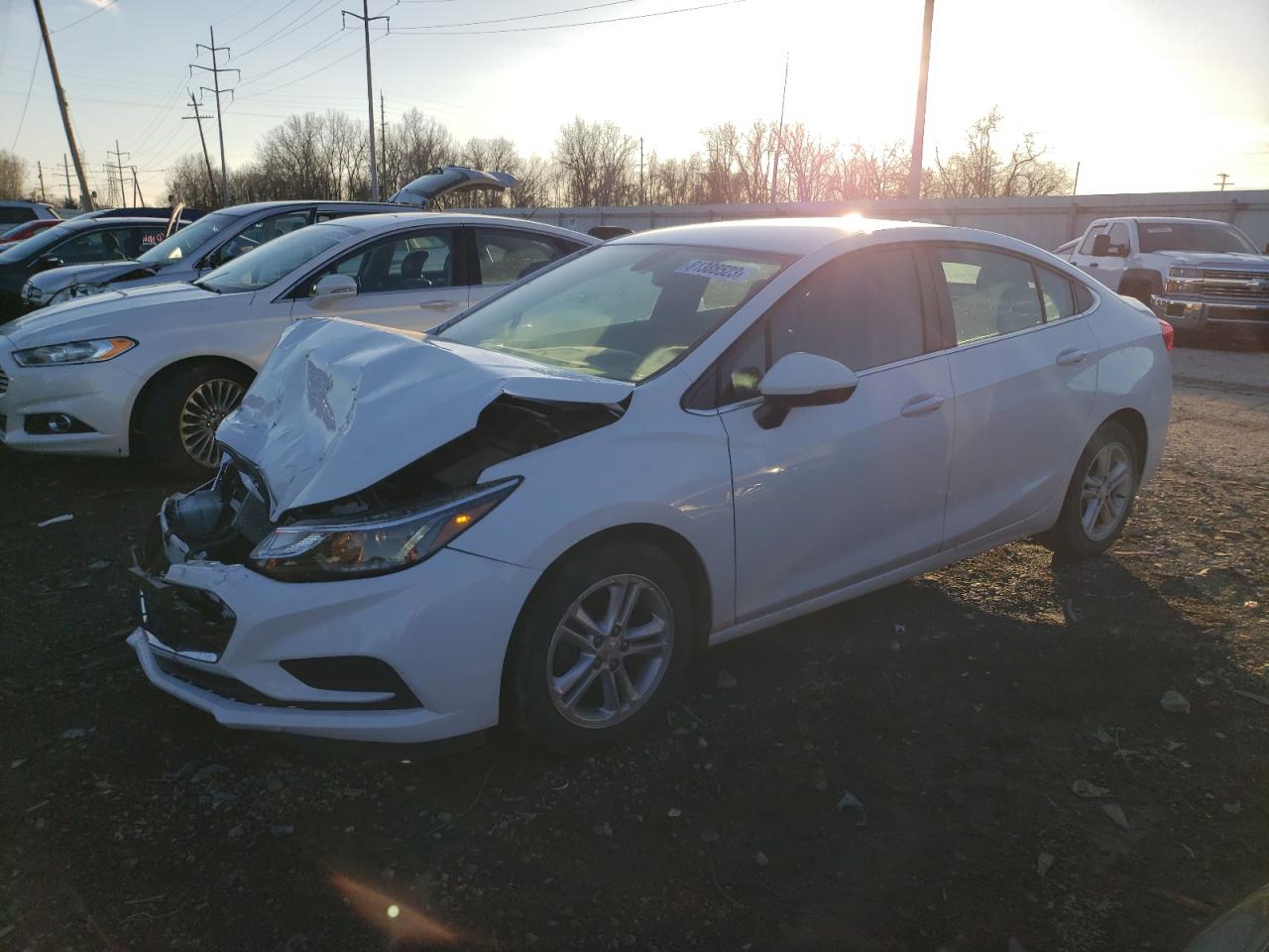 CHEVROLET CRUZE 2018 1g1be5sm3j7111005