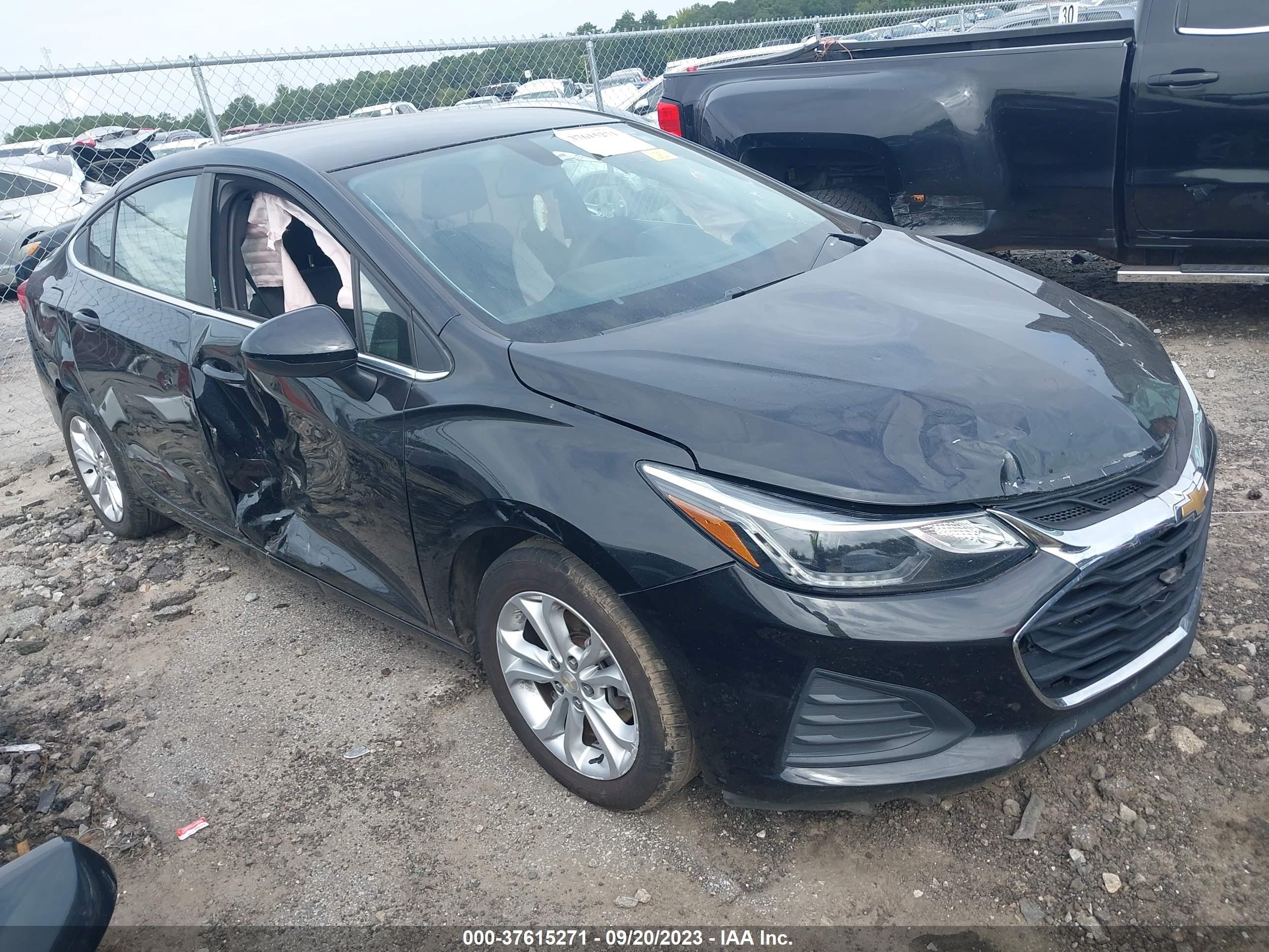 CHEVROLET CRUZE 2019 1g1be5sm3k7108591