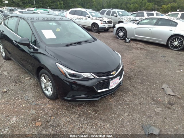 CHEVROLET CRUZE 2018 1g1be5sm4j7133191