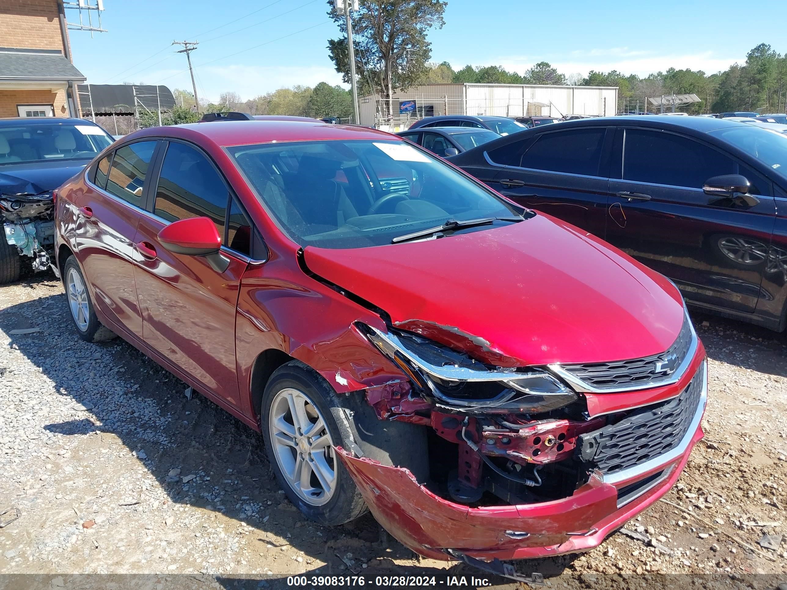 CHEVROLET CRUZE 2018 1g1be5sm4j7182861