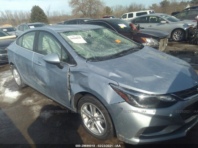 CHEVROLET CRUZE 2018 1g1be5sm4j7188255