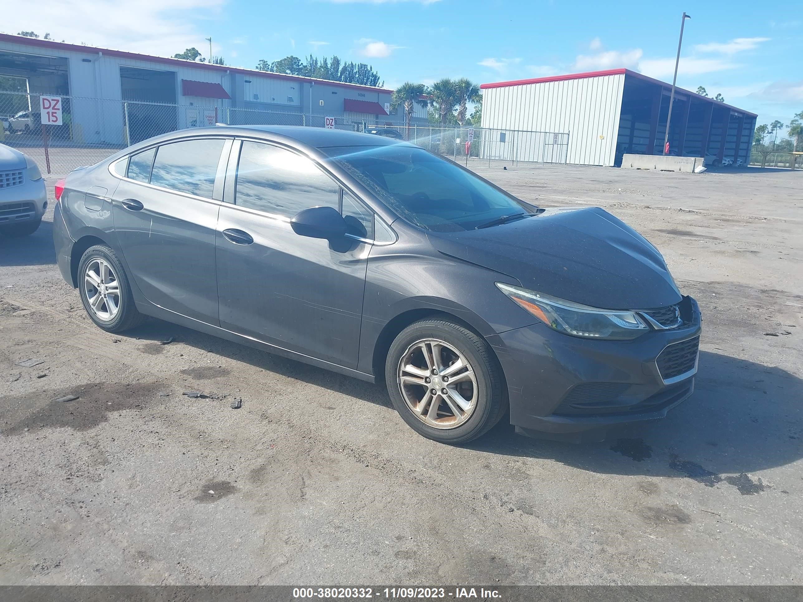 CHEVROLET CRUZE 2017 1g1be5sm5h7228613