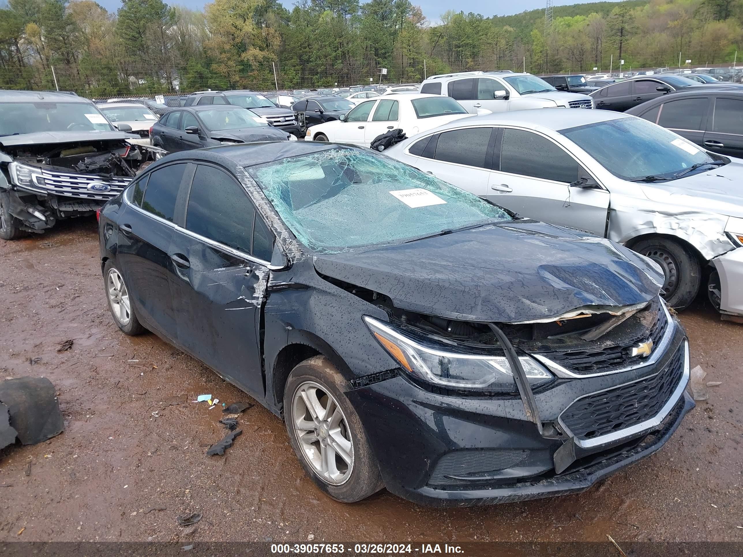 CHEVROLET CRUZE 2018 1g1be5sm5j7107943